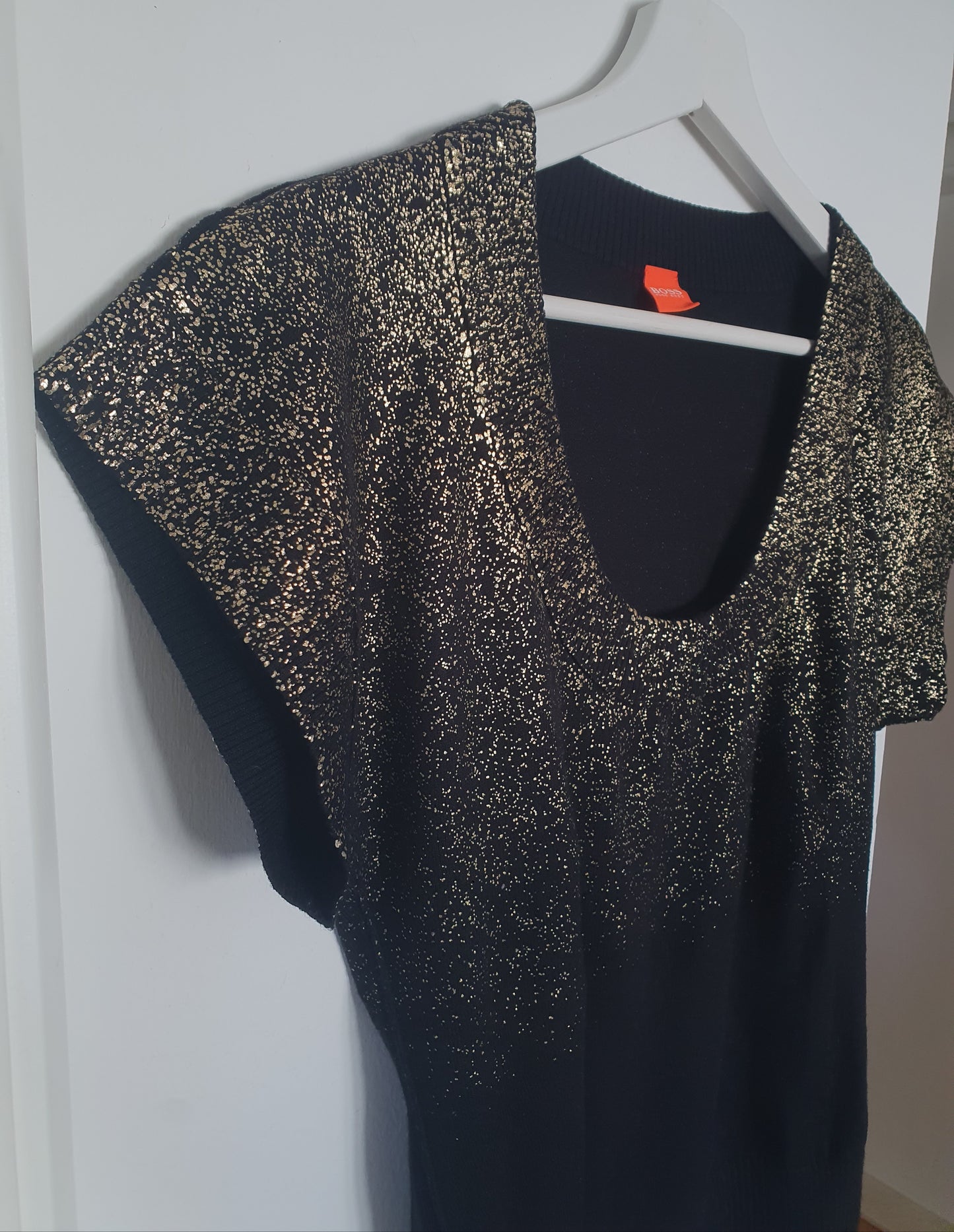 HUGO BOSS top