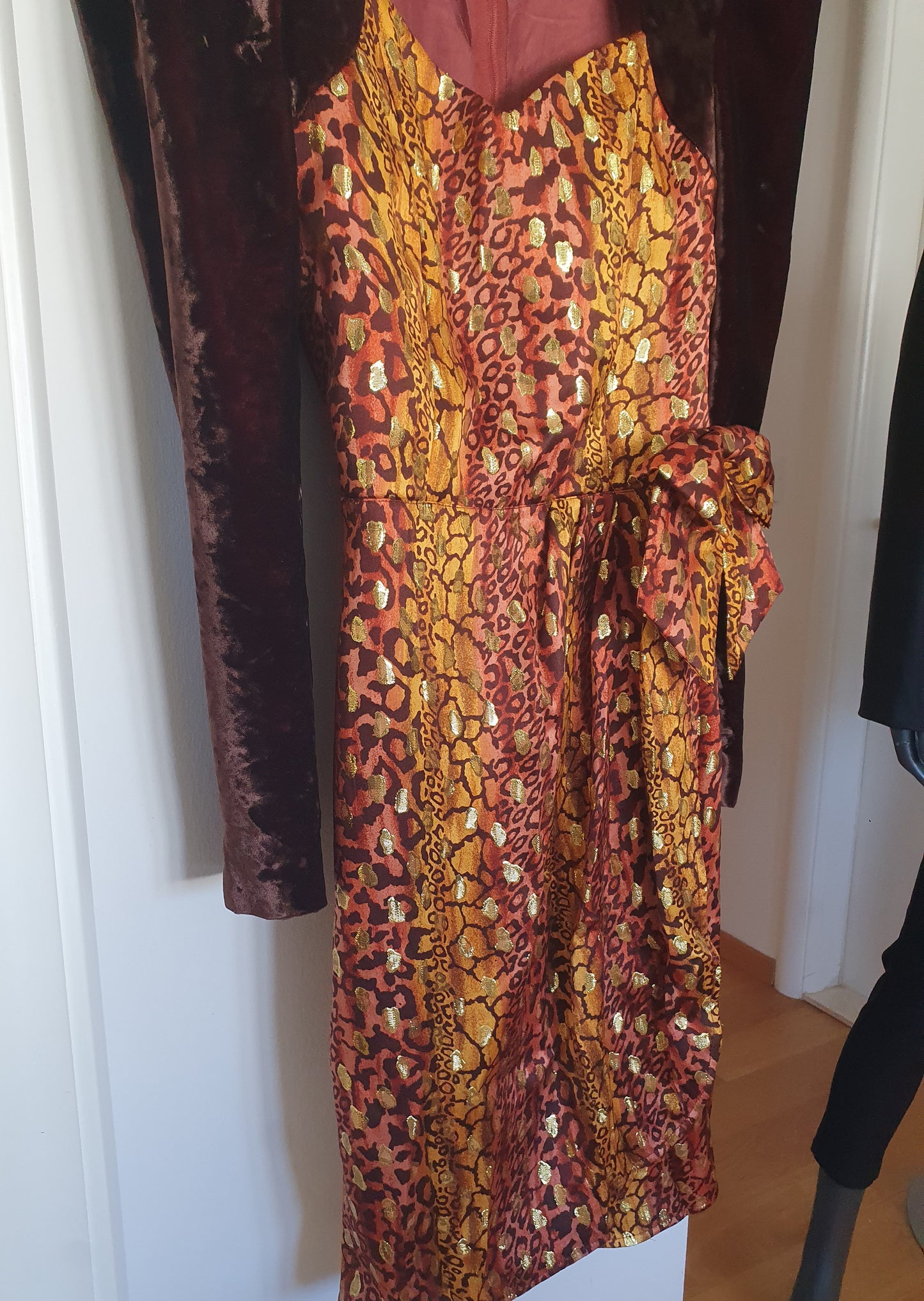 ESCADA spektakularna vintage haljina, svila i baršun 🖤