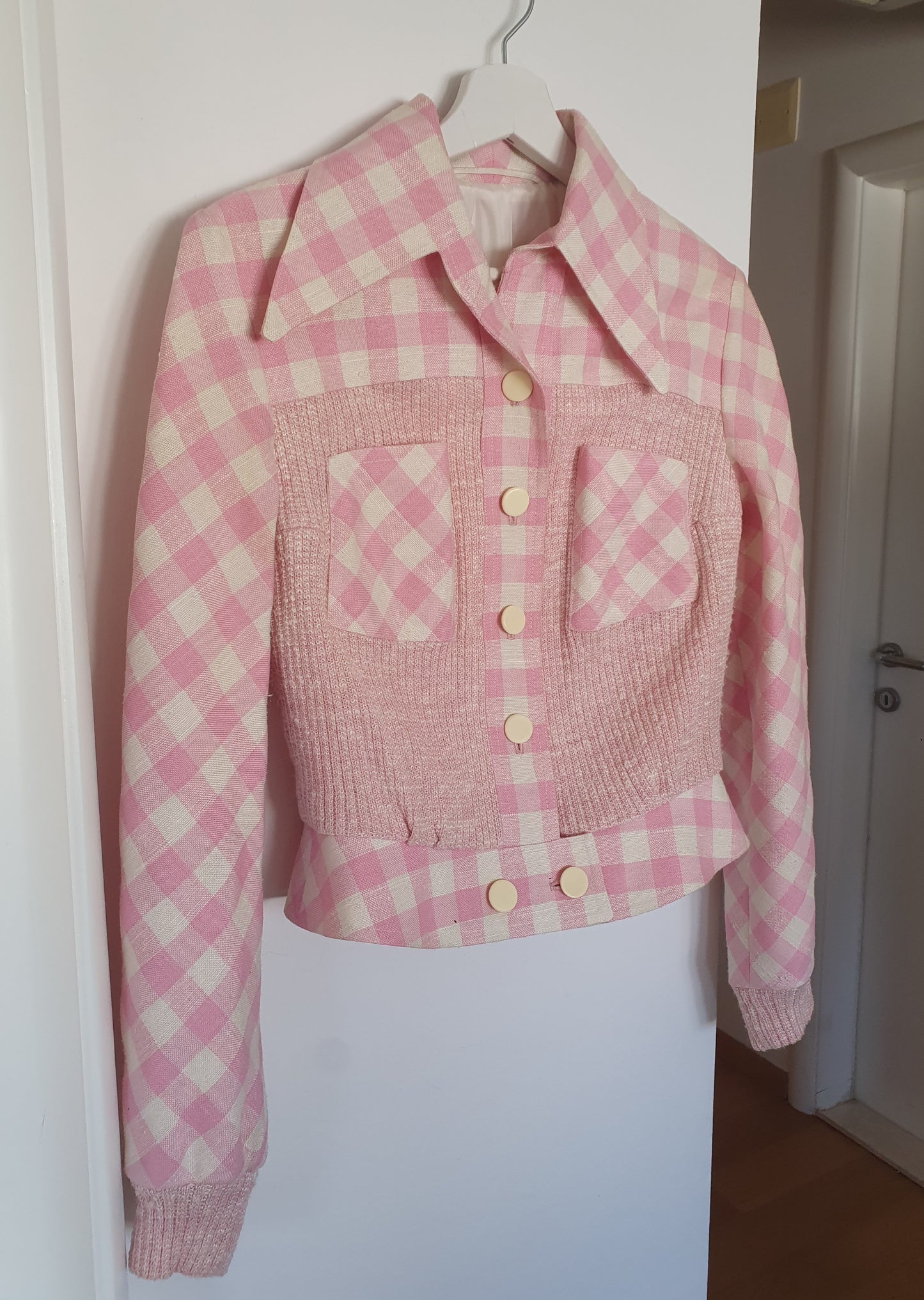 jaknica iz vintage modnog salona, gingham uzorak π