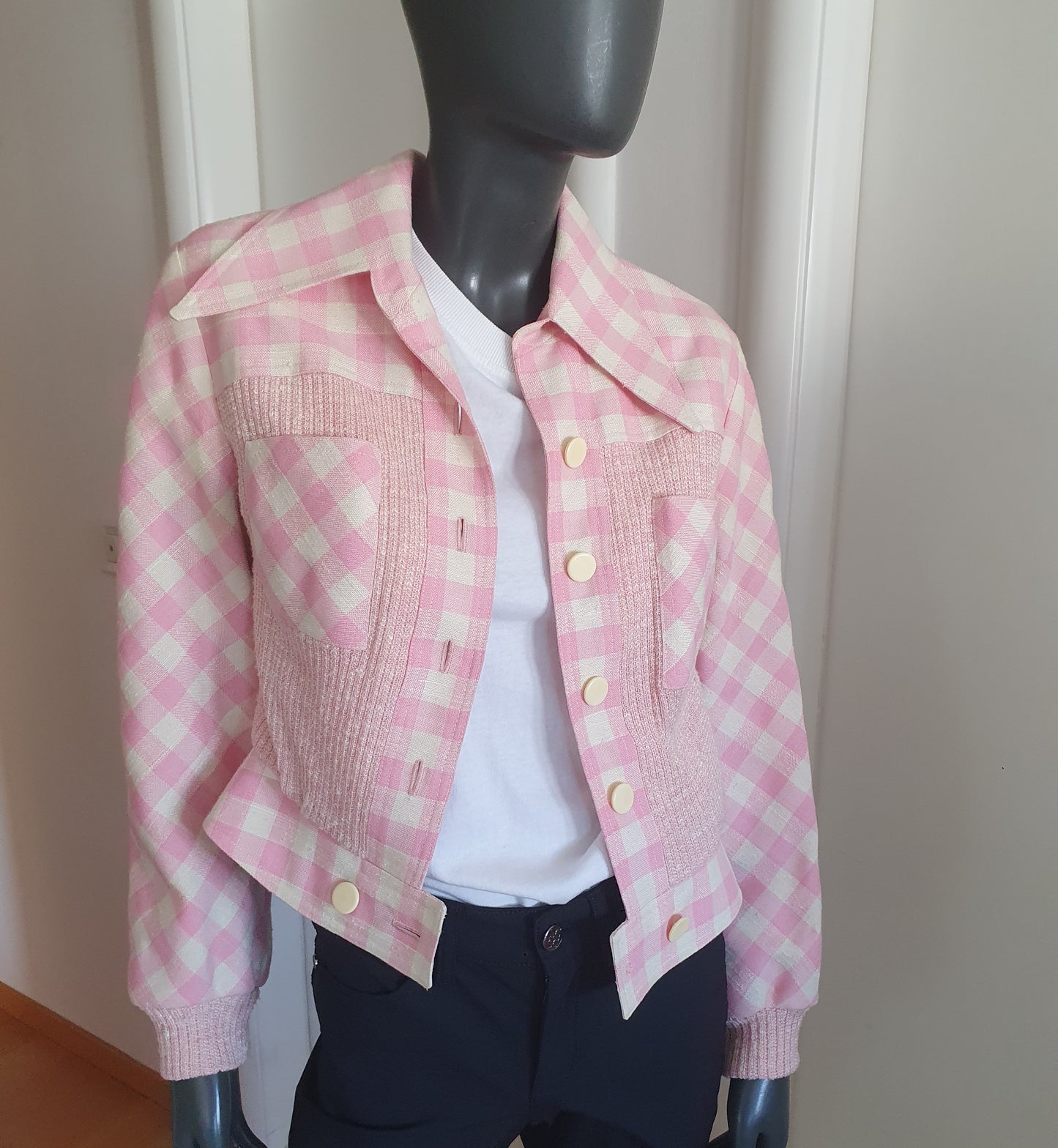 jaknica iz vintage modnog salona, gingham uzorak π