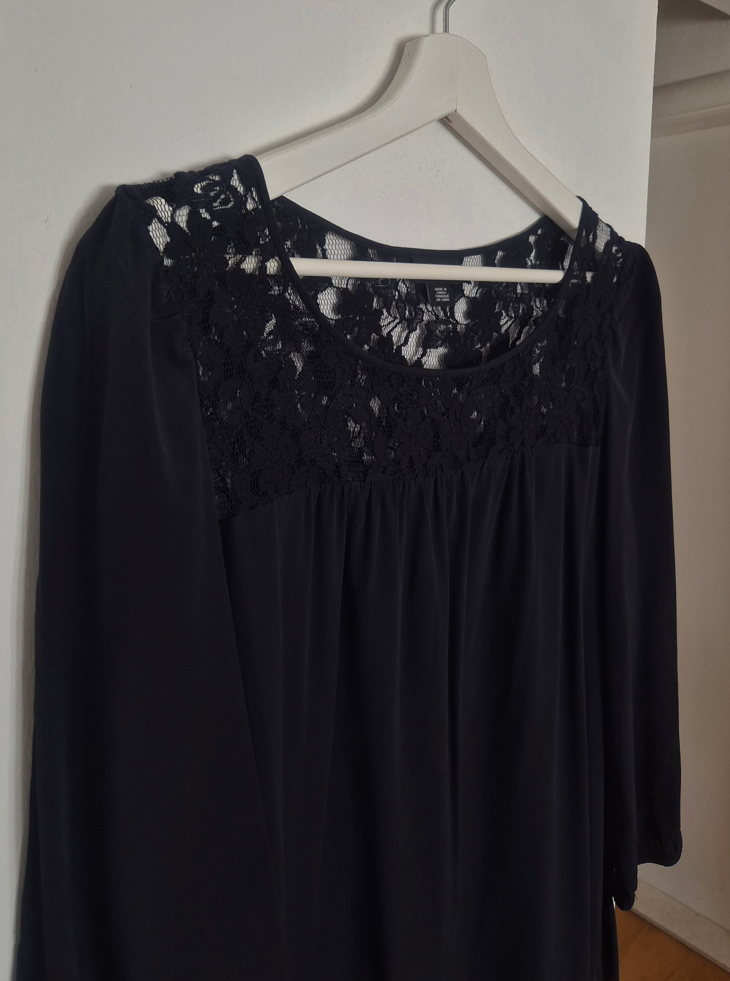DONNA KARAN crna haljina, svila čipka 🖤 nova