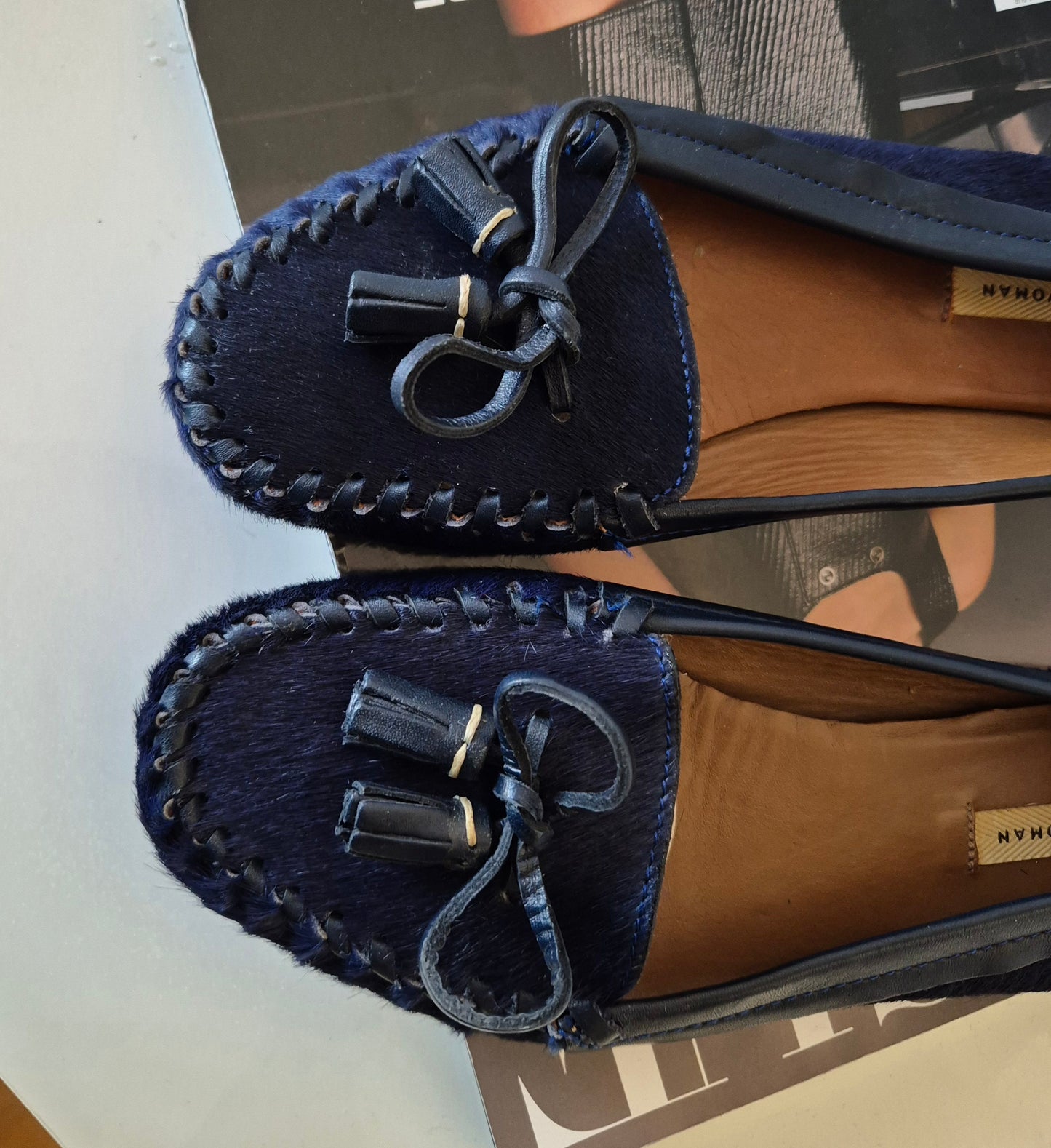 ZARA tamnoplave cipele, koža i dlaka, broj 39, nove
