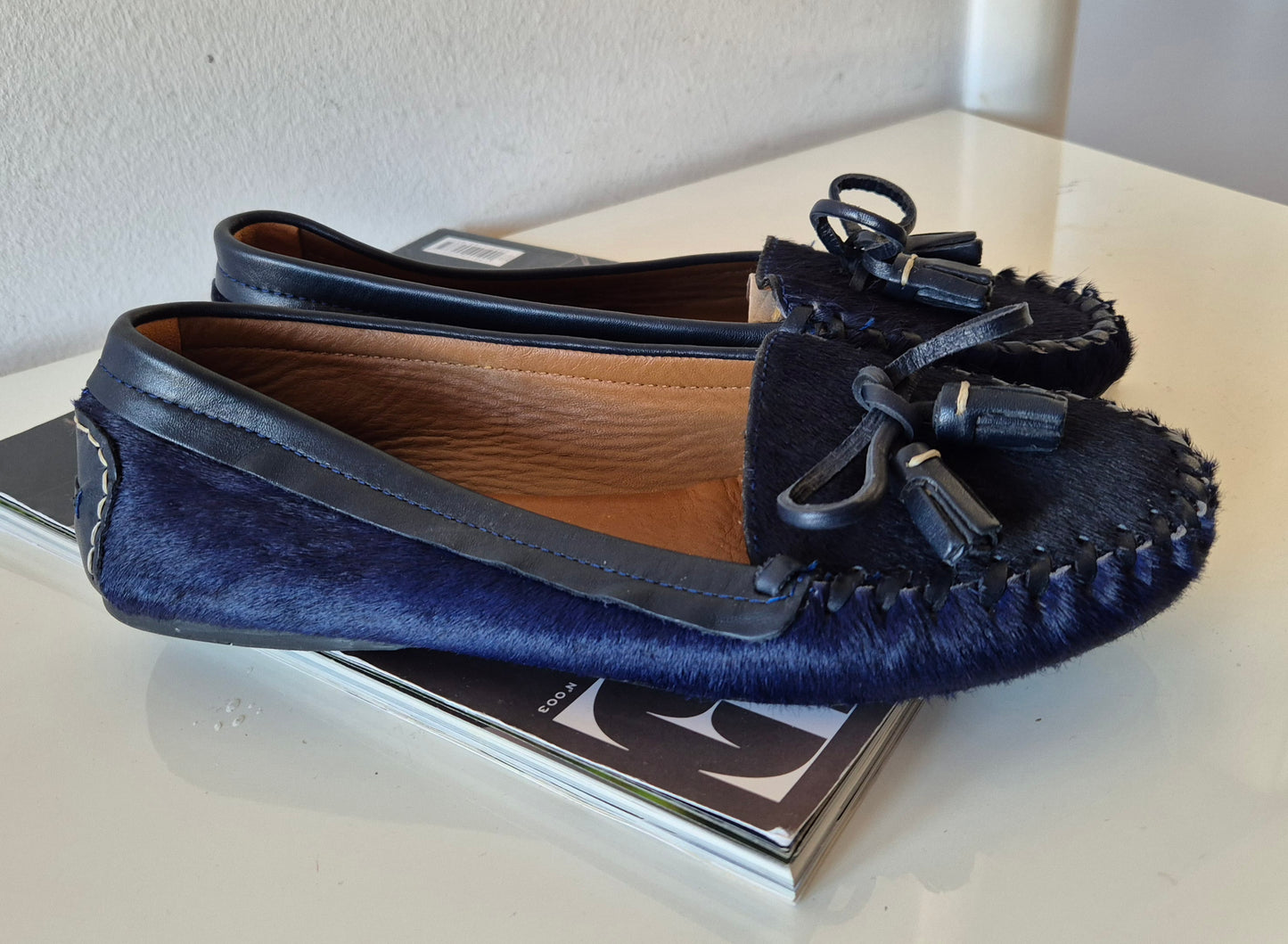 ZARA tamnoplave cipele, koža i dlaka, broj 39, nove