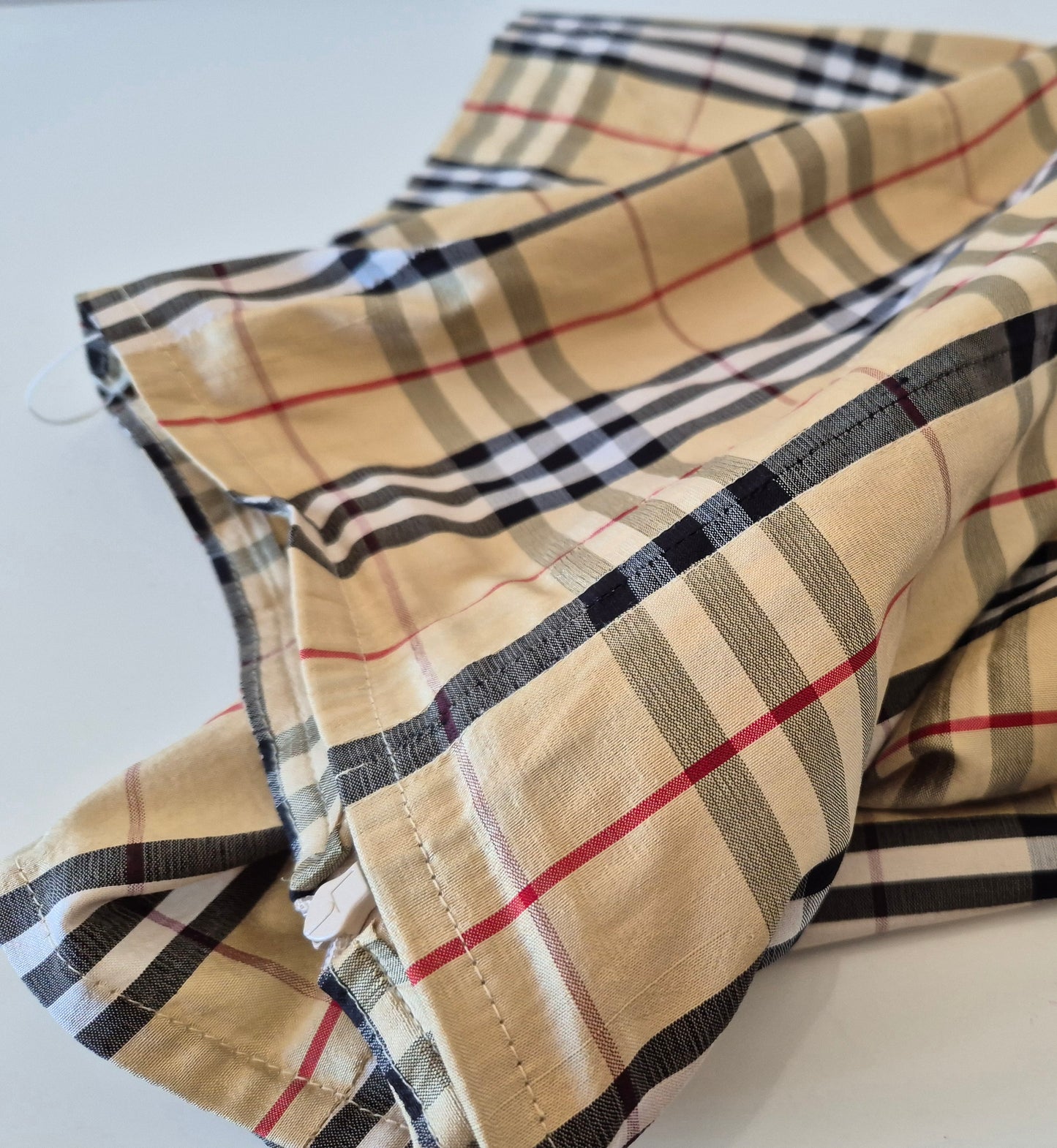 svilena suknja uzorka kao Burberry