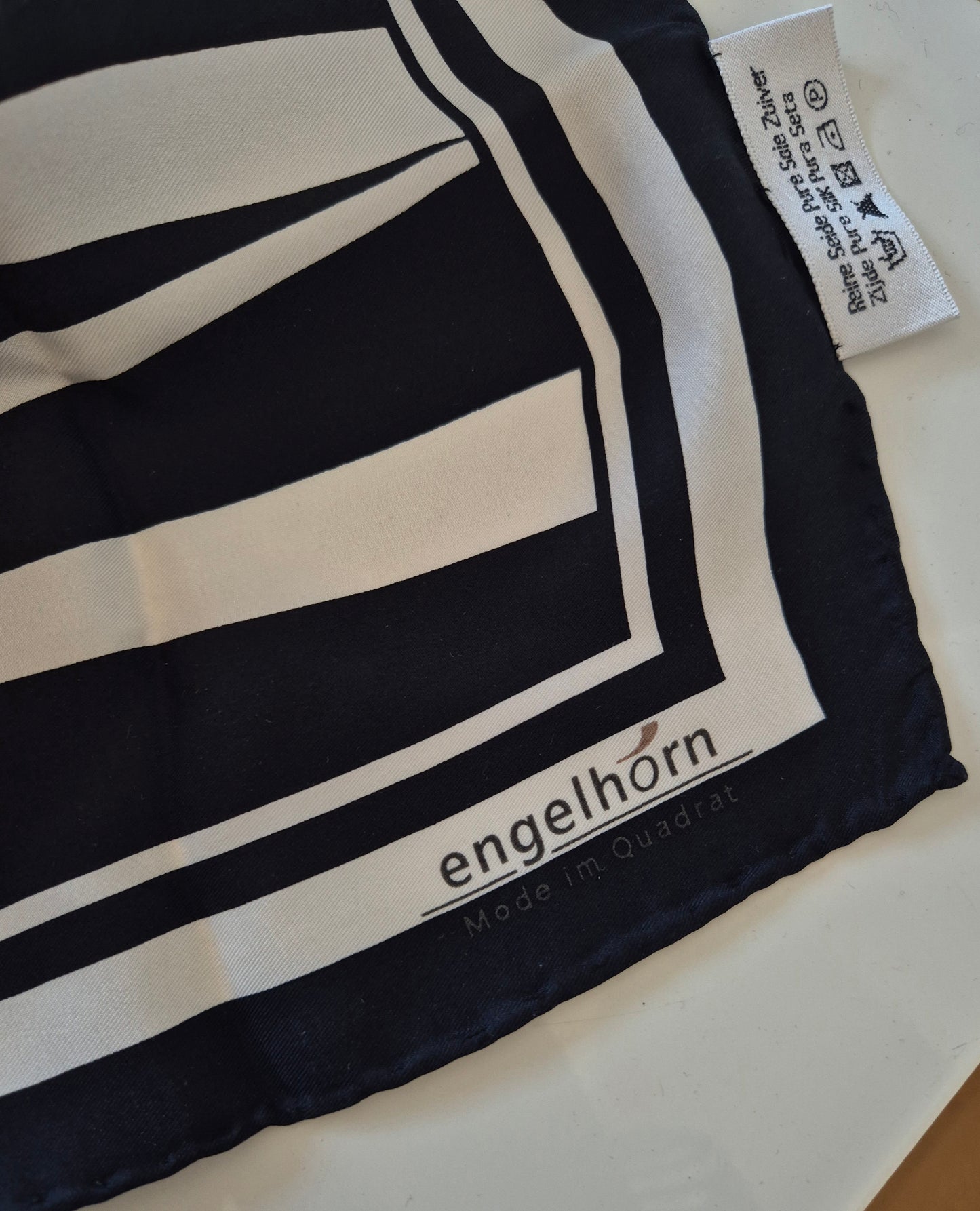 ENGELHORN crno-bijela marama, svila, nova