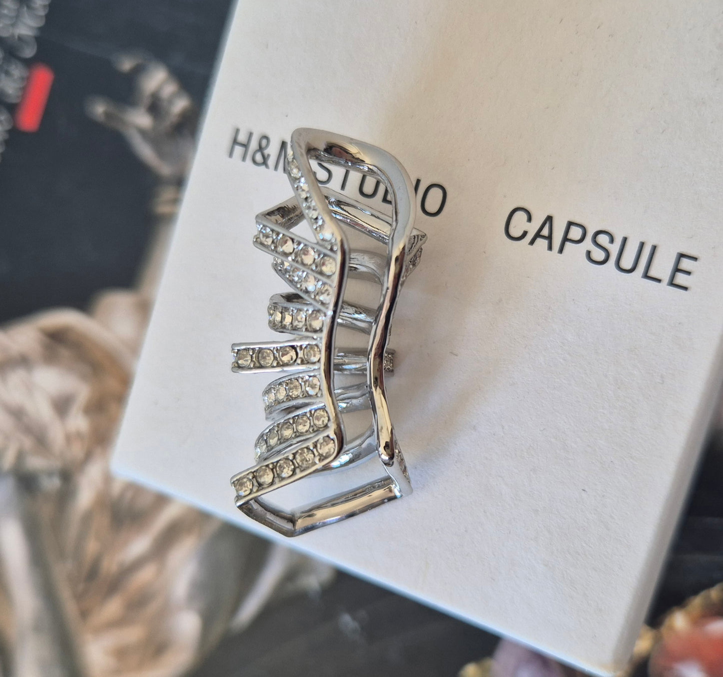 H&M STUDIO CAPSULE ear cuff, novo
