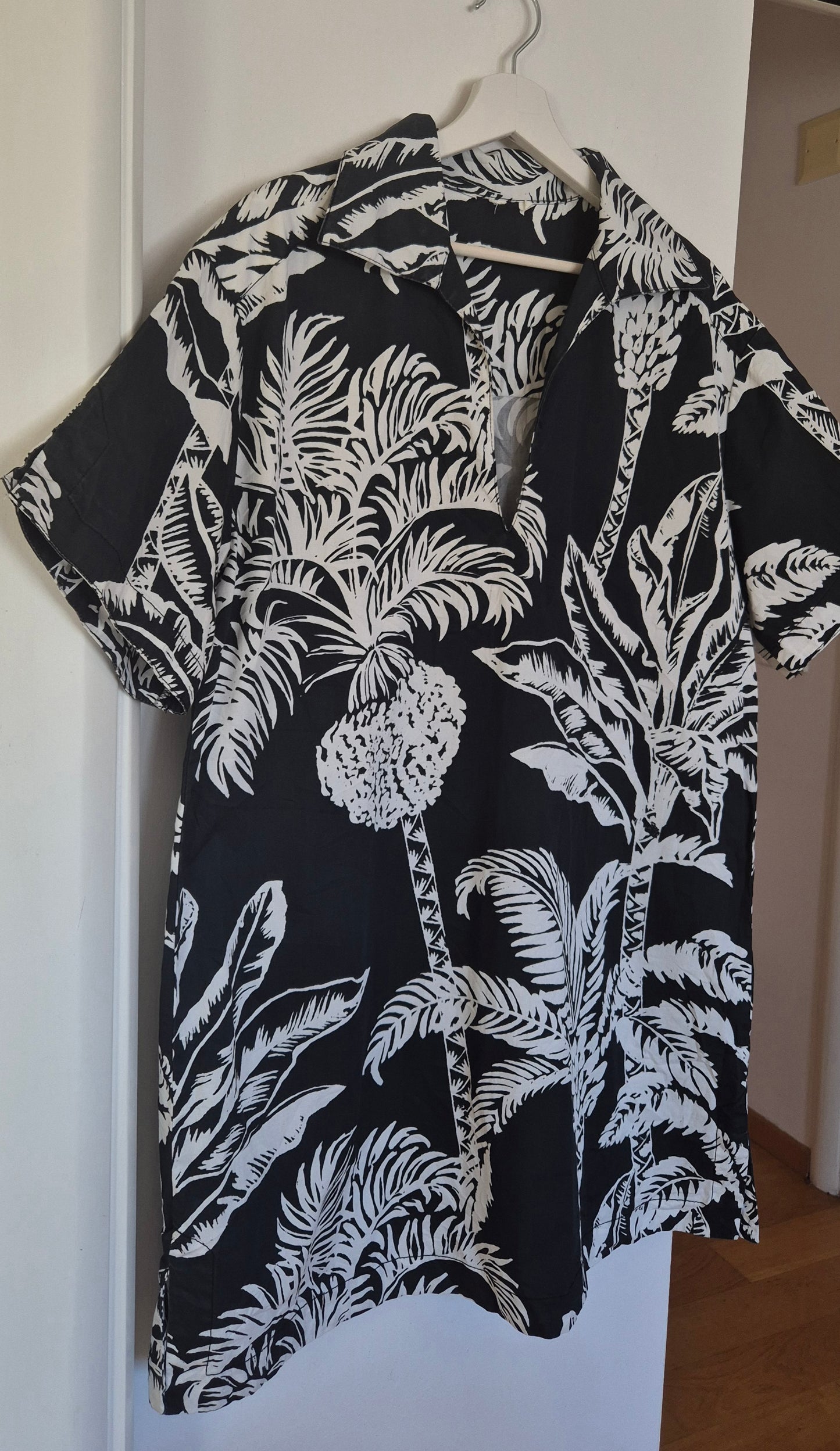 crno-bijela pamučna haljina, tropical print