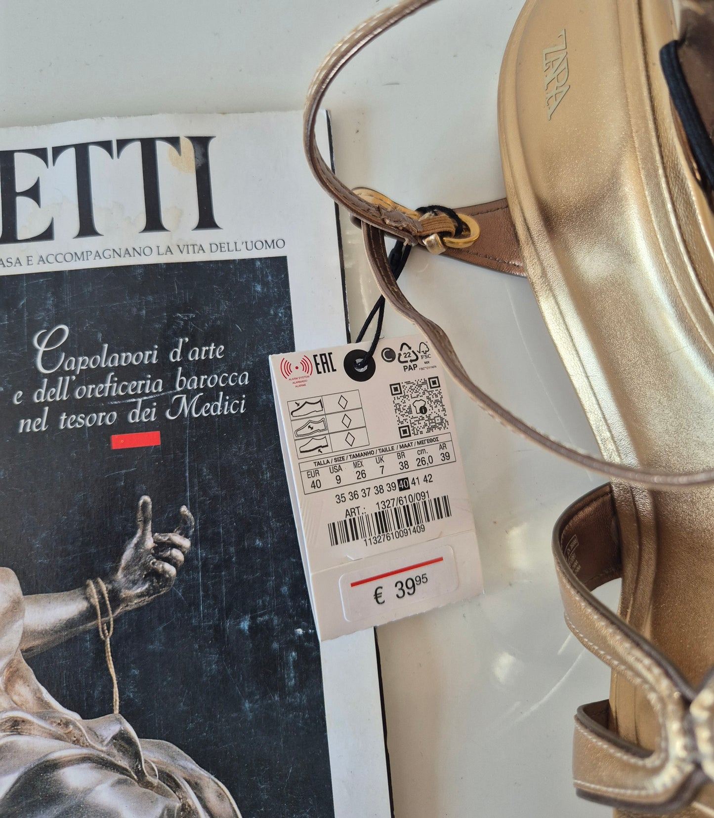 ZARA zlatne sandale, nove (s etiketom), broj 40