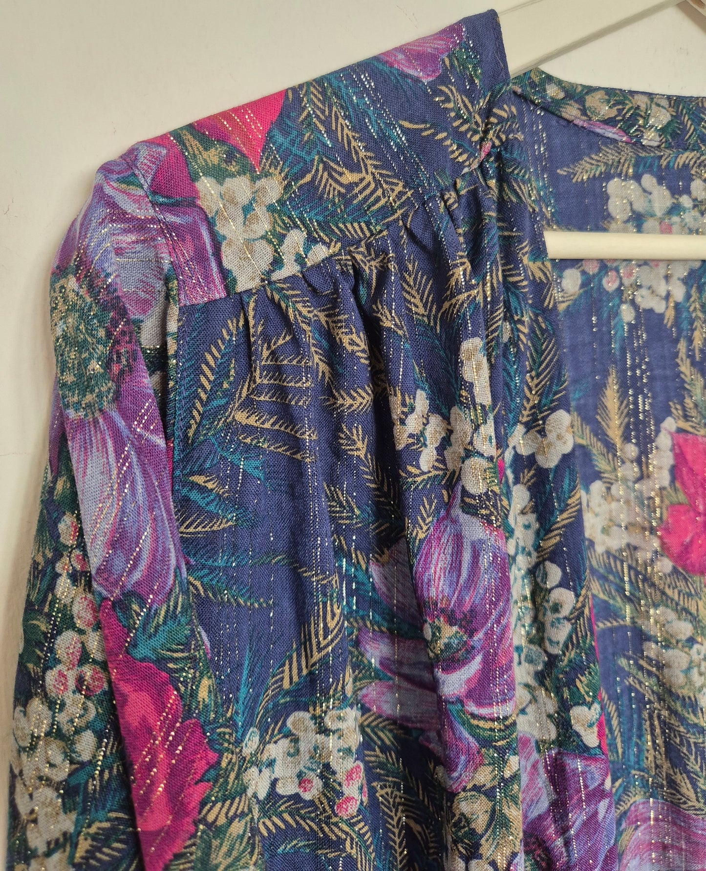 very vintage mantil, floral uzorak sa srebrnim nitima