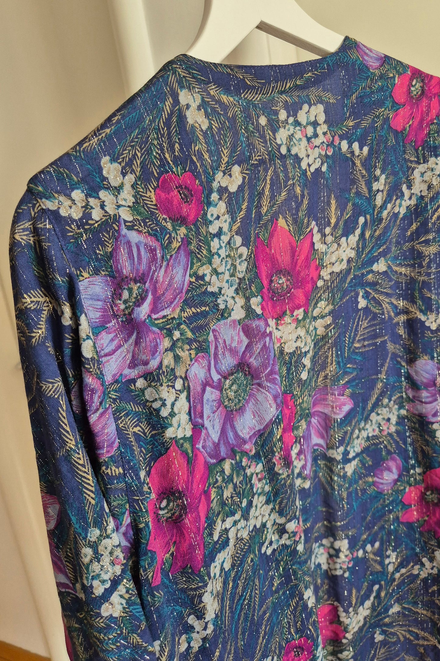 very vintage mantil, floral uzorak sa srebrnim nitima