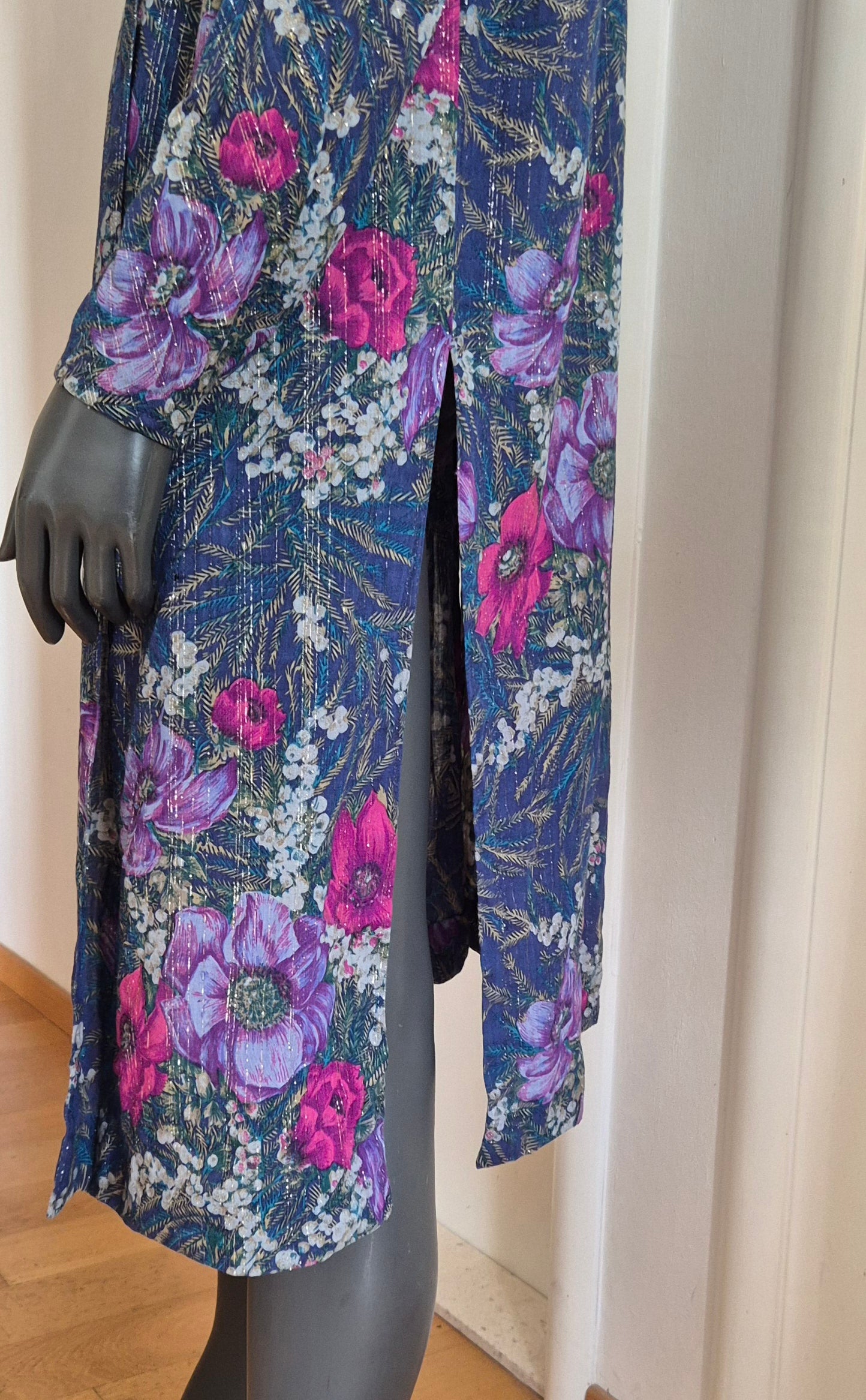 very vintage mantil, floral uzorak sa srebrnim nitima