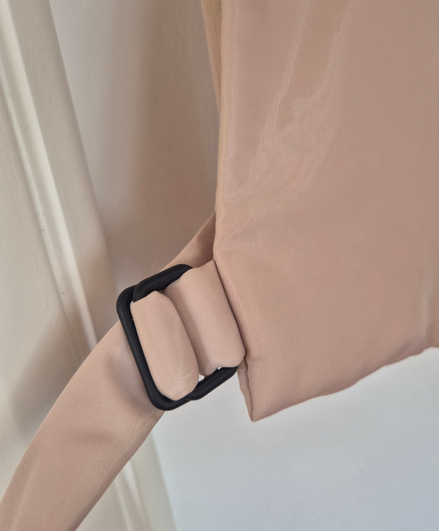 COS prsluk light beige