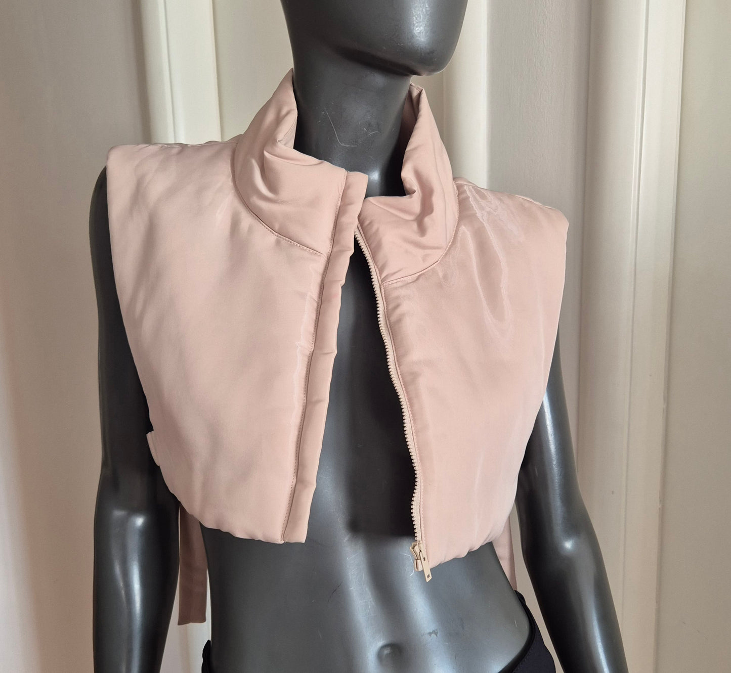 COS prsluk light beige