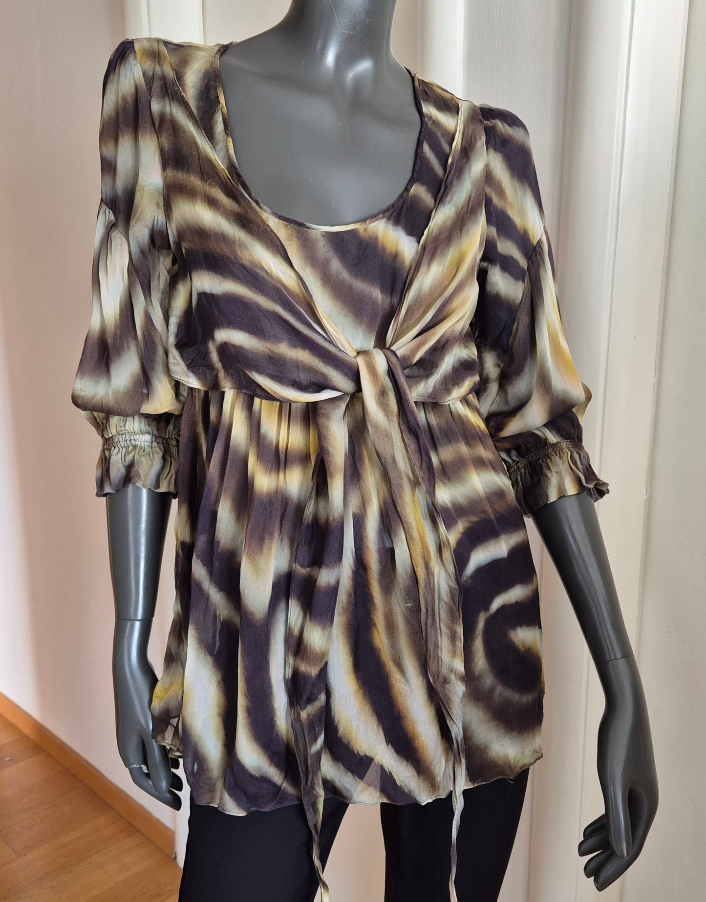 bluza odličnog kroja, 100% svila, nova