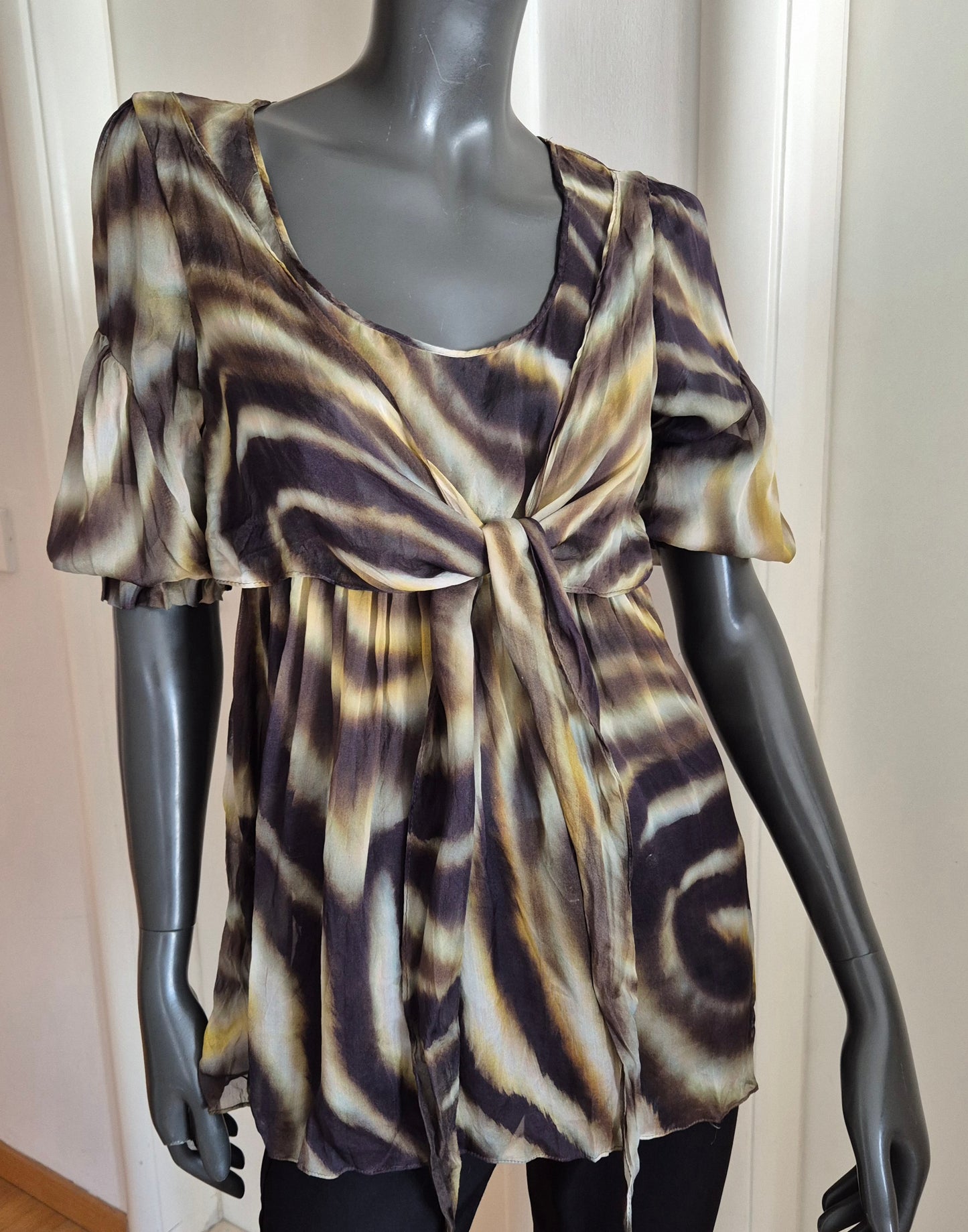 bluza odličnog kroja, 100% svila, nova