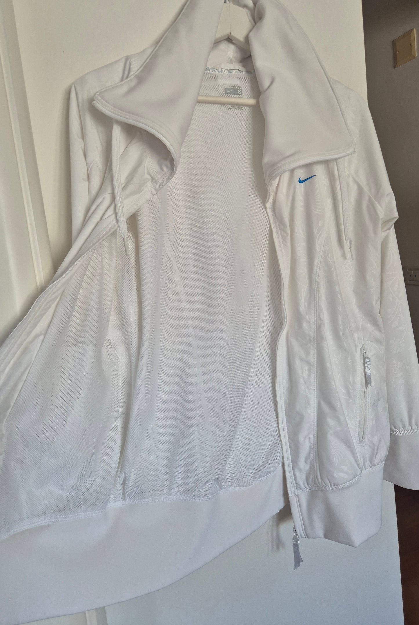 NIKE lightweight jakna, nova