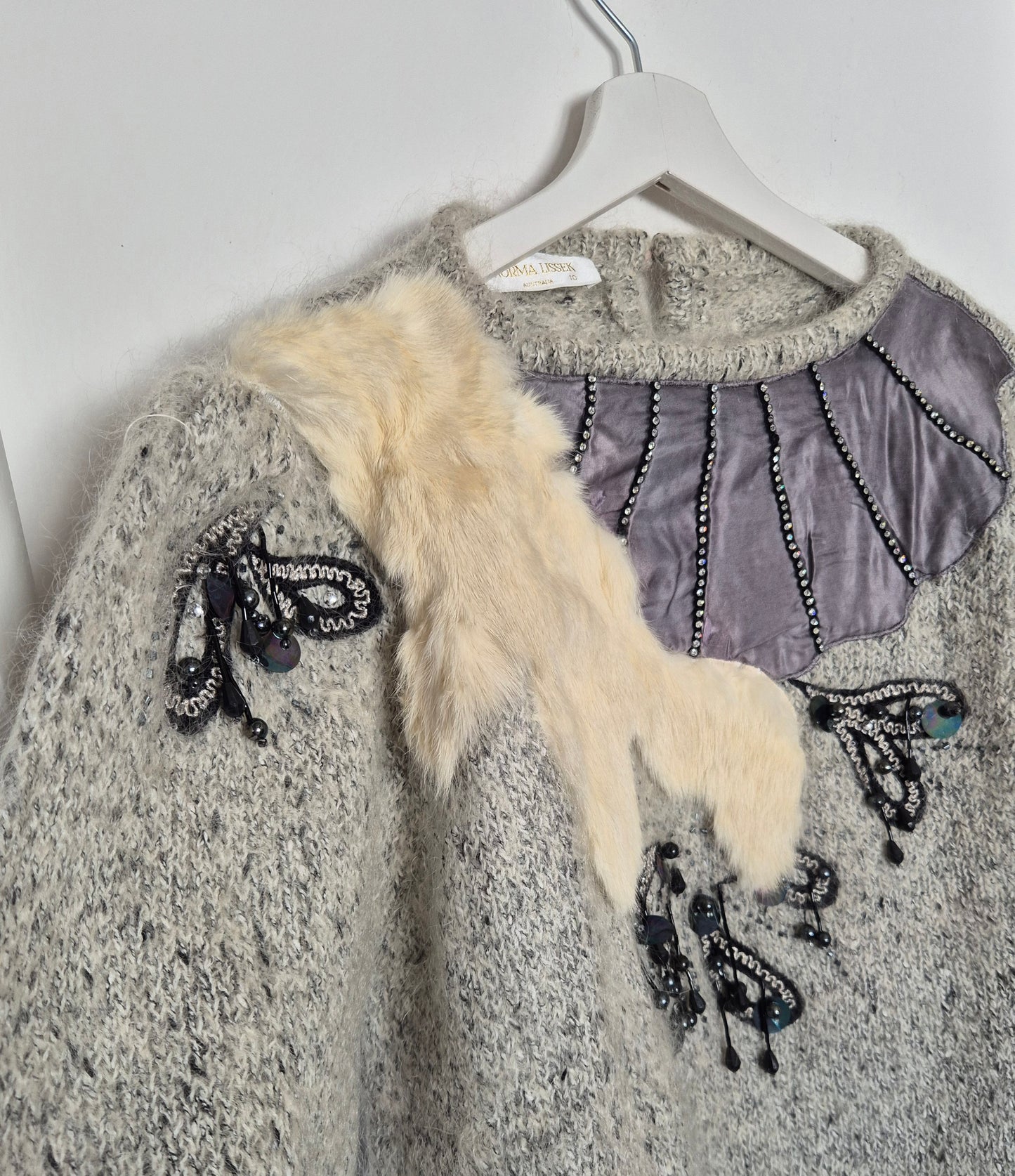 NORMA LISSEK 80s vintage dizajnerski pulover od vune i mohera, s detaljima od krzna, svile i perlica