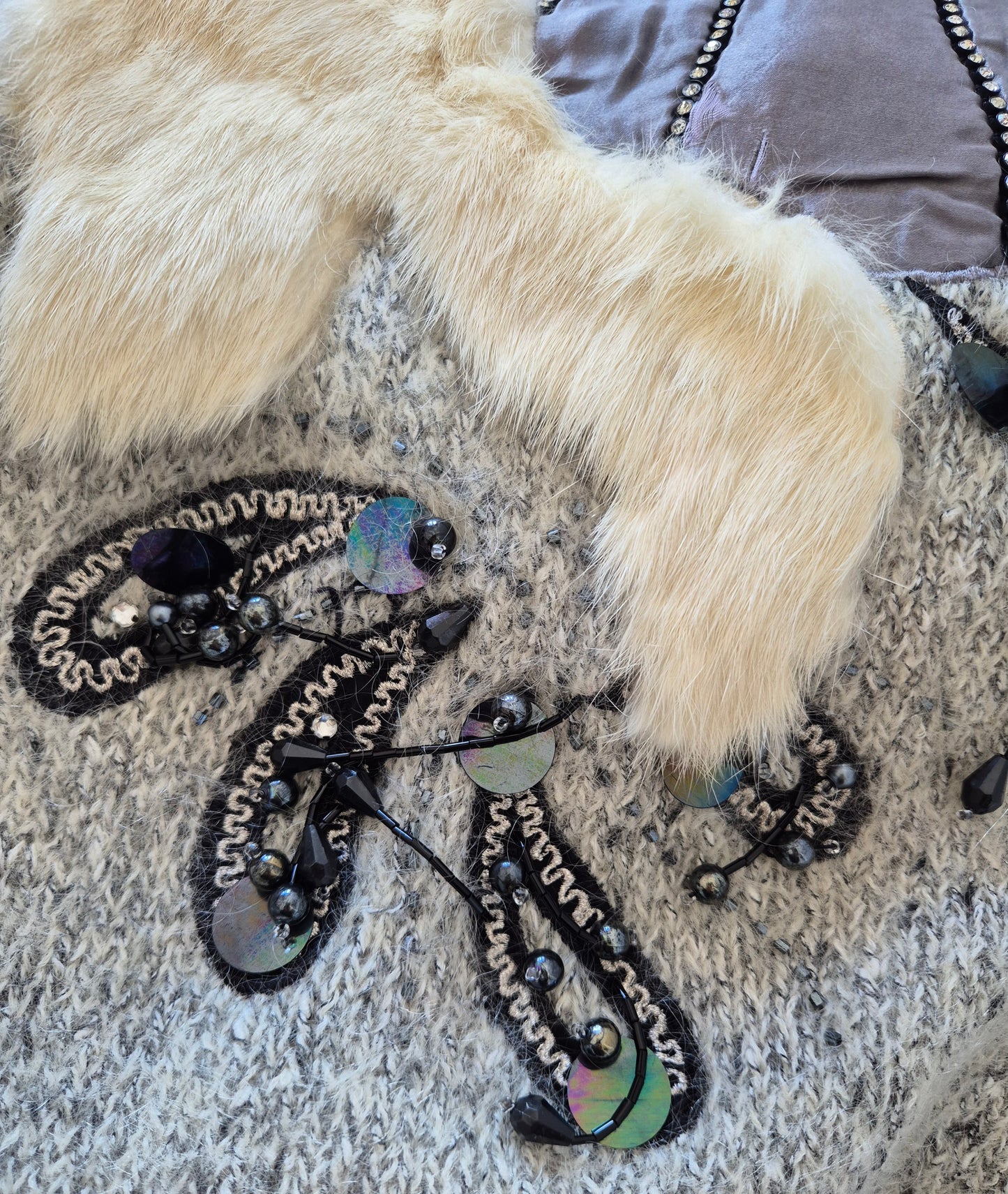NORMA LISSEK 80s vintage dizajnerski pulover od vune i mohera, s detaljima od krzna, svile i perlica