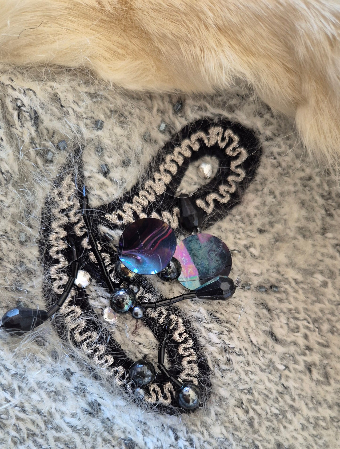 NORMA LISSEK 80s vintage dizajnerski pulover od vune i mohera, s detaljima od krzna, svile i perlica