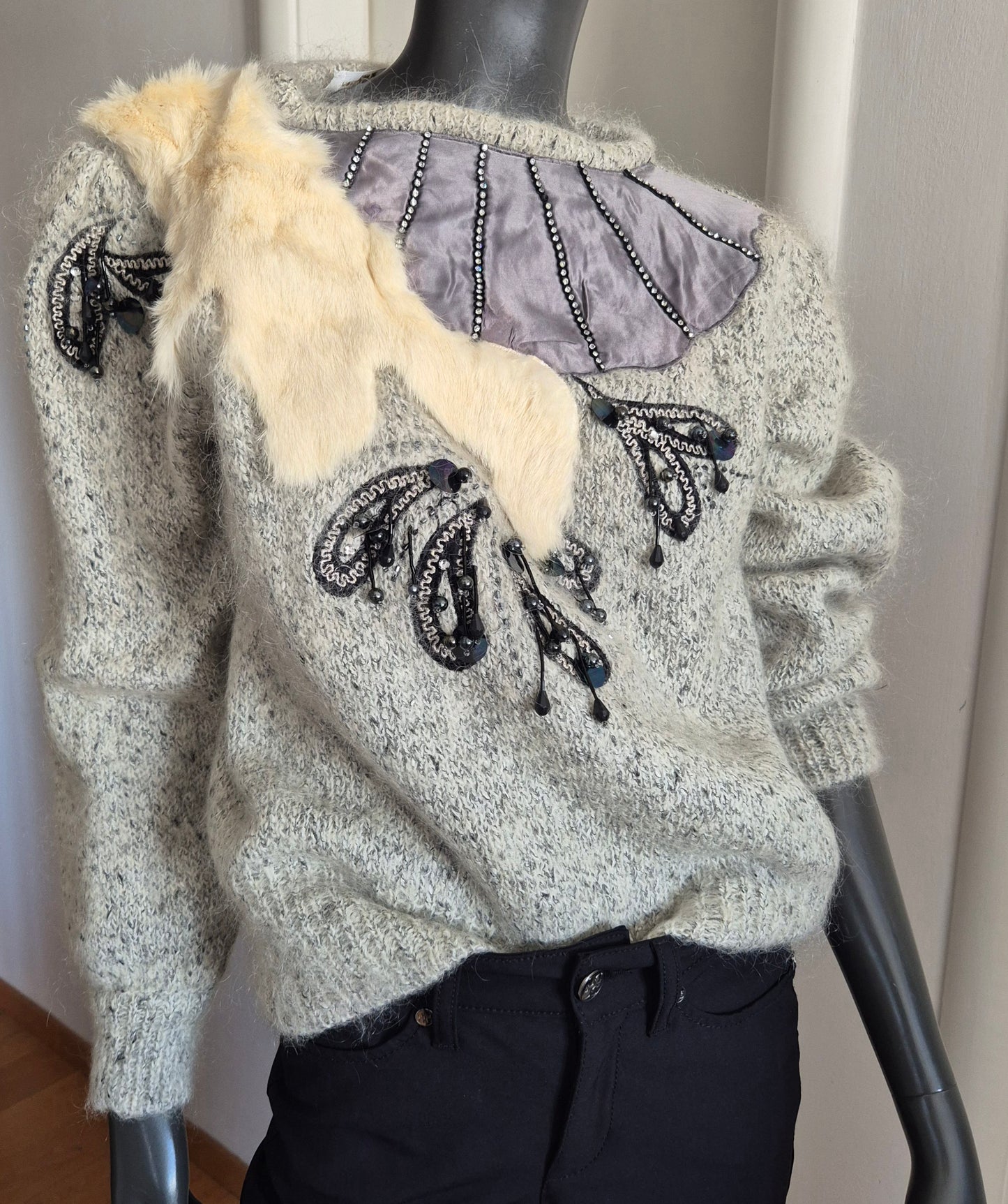 NORMA LISSEK 80s vintage dizajnerski pulover od vune i mohera, s detaljima od krzna, svile i perlica
