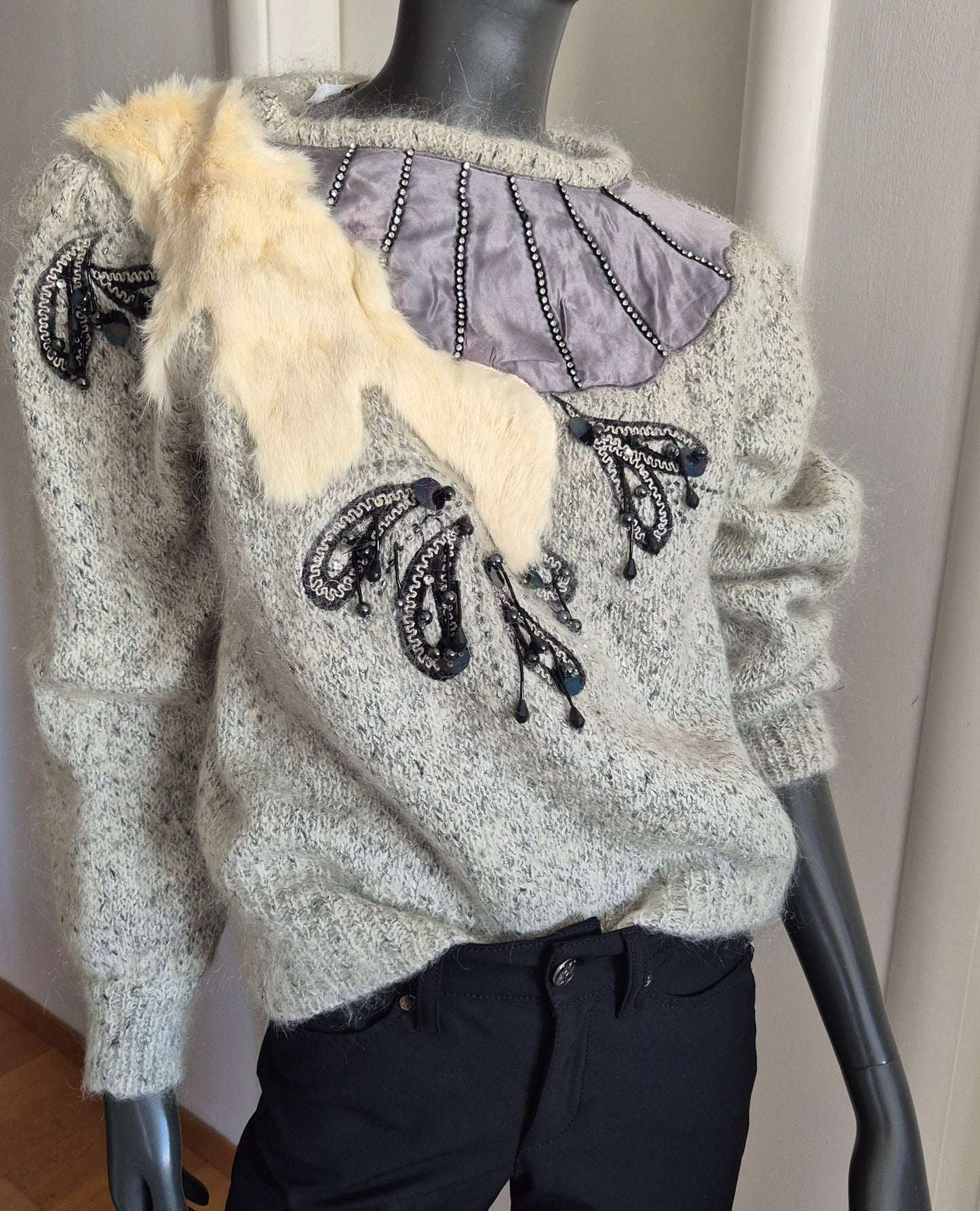 NORMA LISSEK 80s vintage dizajnerski pulover od vune i mohera, s detaljima od krzna, svile i perlica