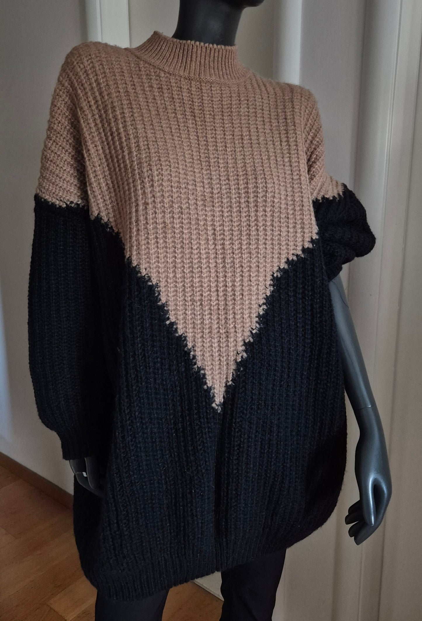 A'MARIE dizajnerski dugi pulover, 80% vuna