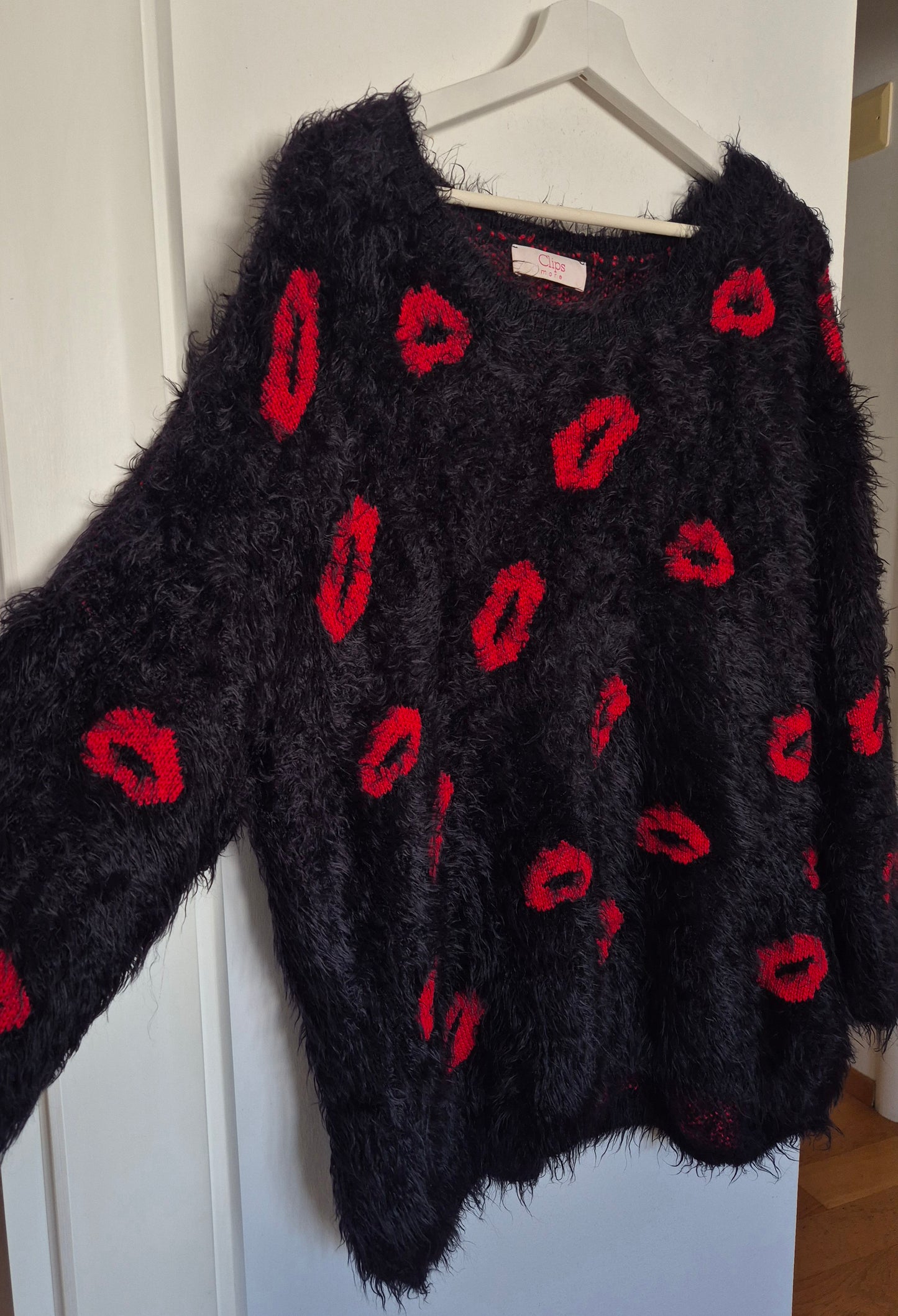 fluffy pulover luksuznog brenda CLIPS 💋