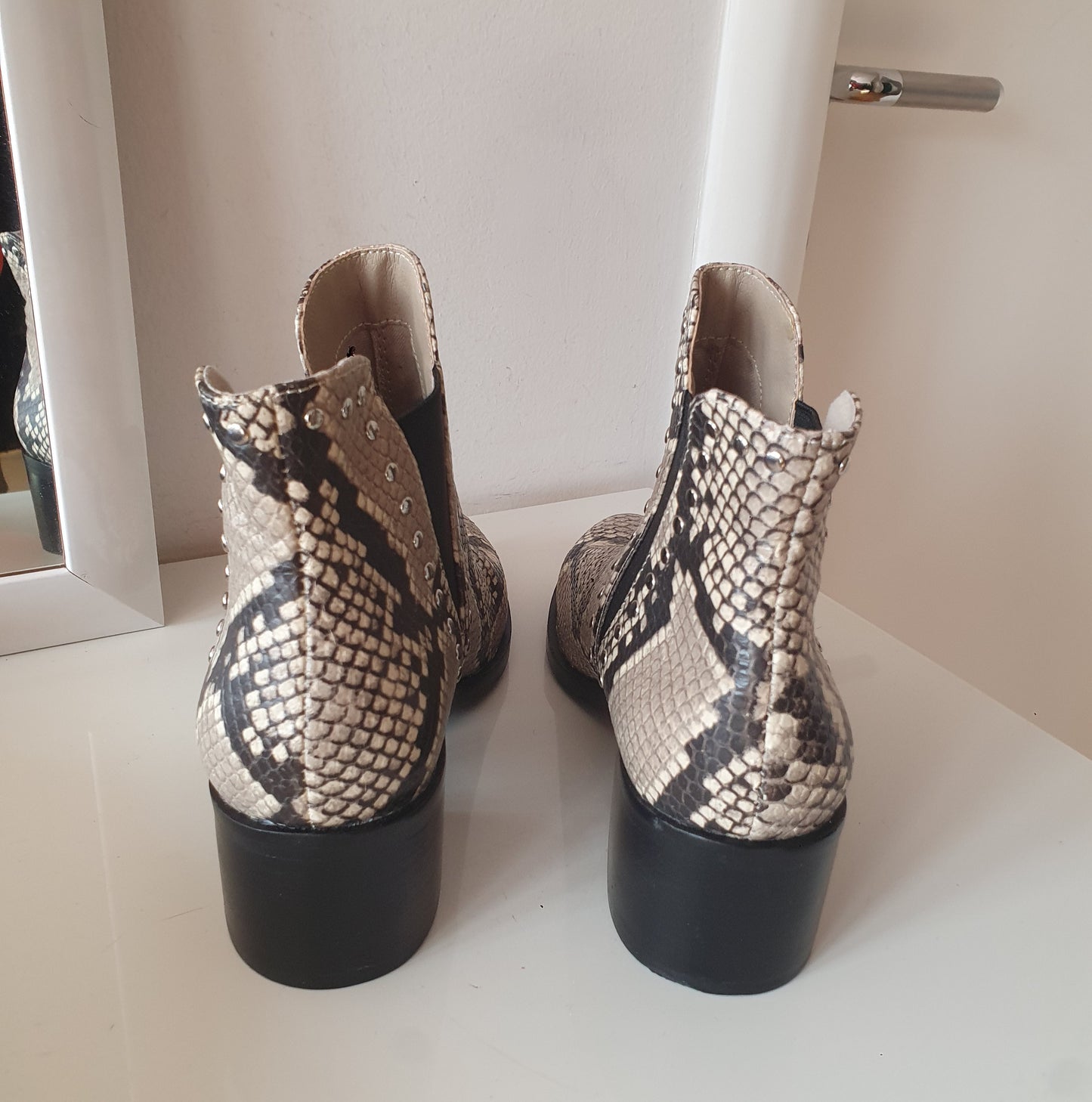 STEVE MADDEN kožne čizme, nove, broj 38