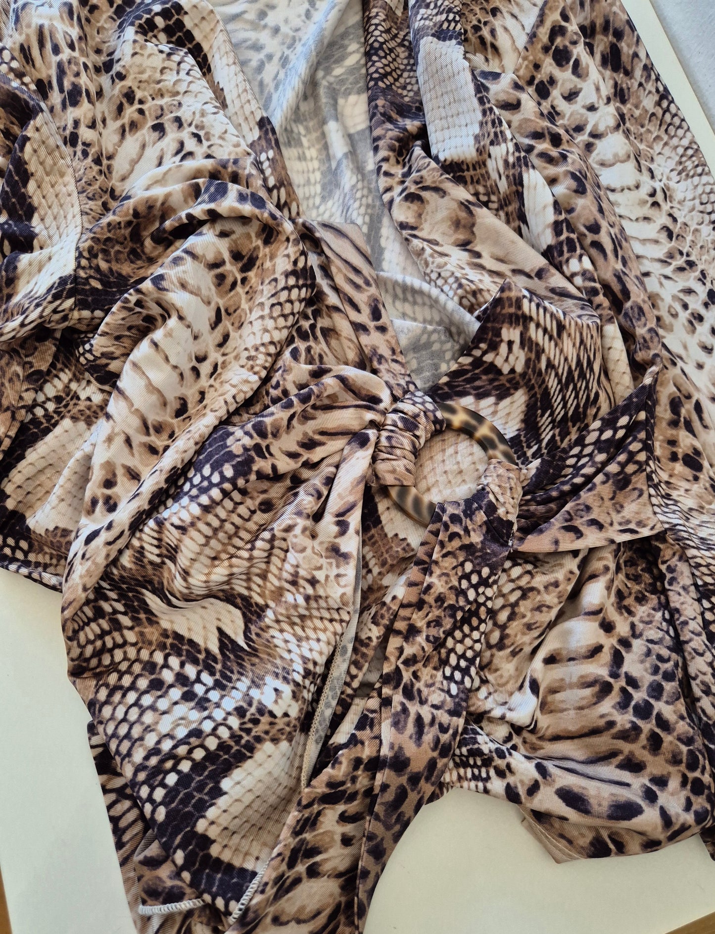 CLIPS snake print top