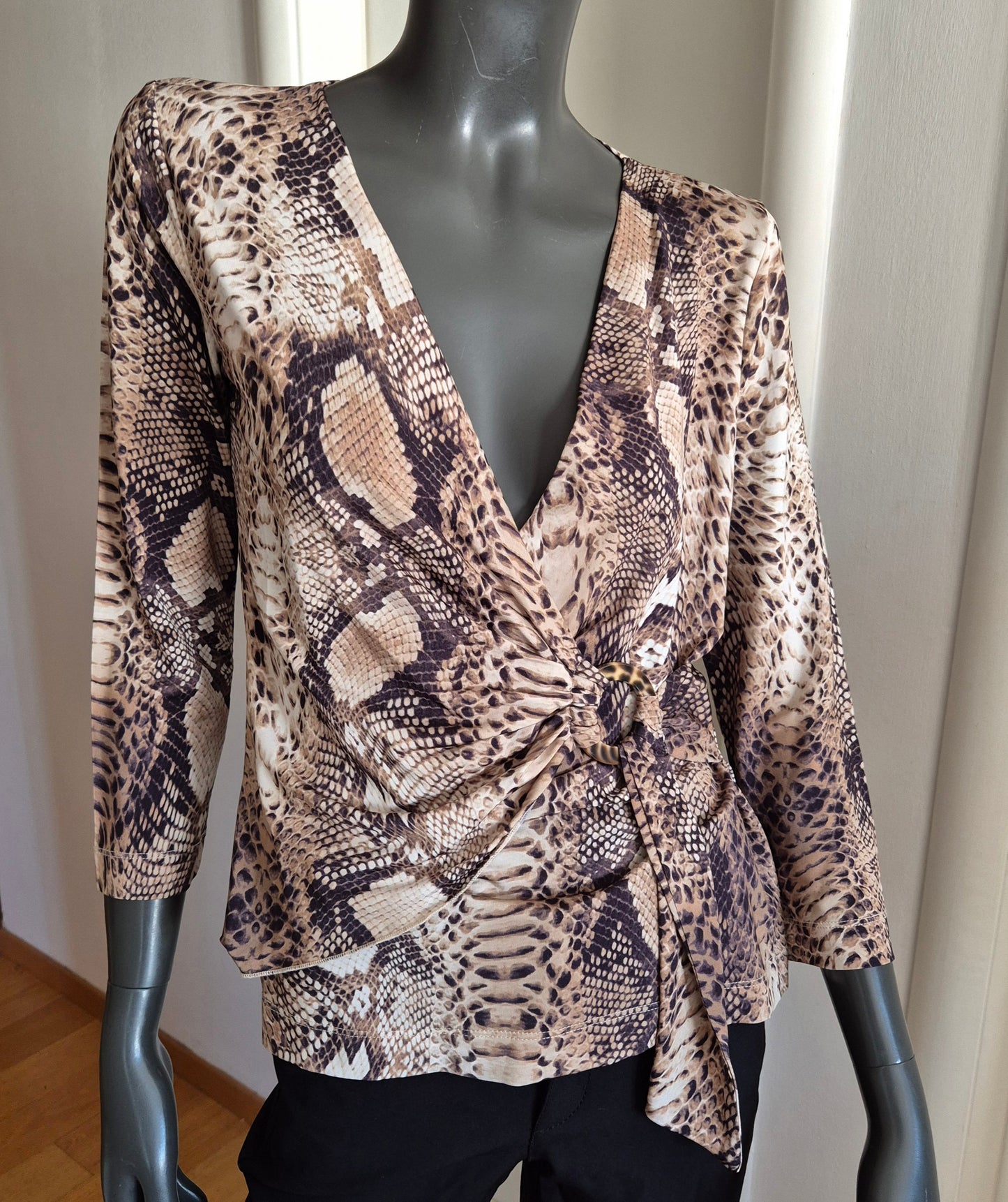 CLIPS snake print top