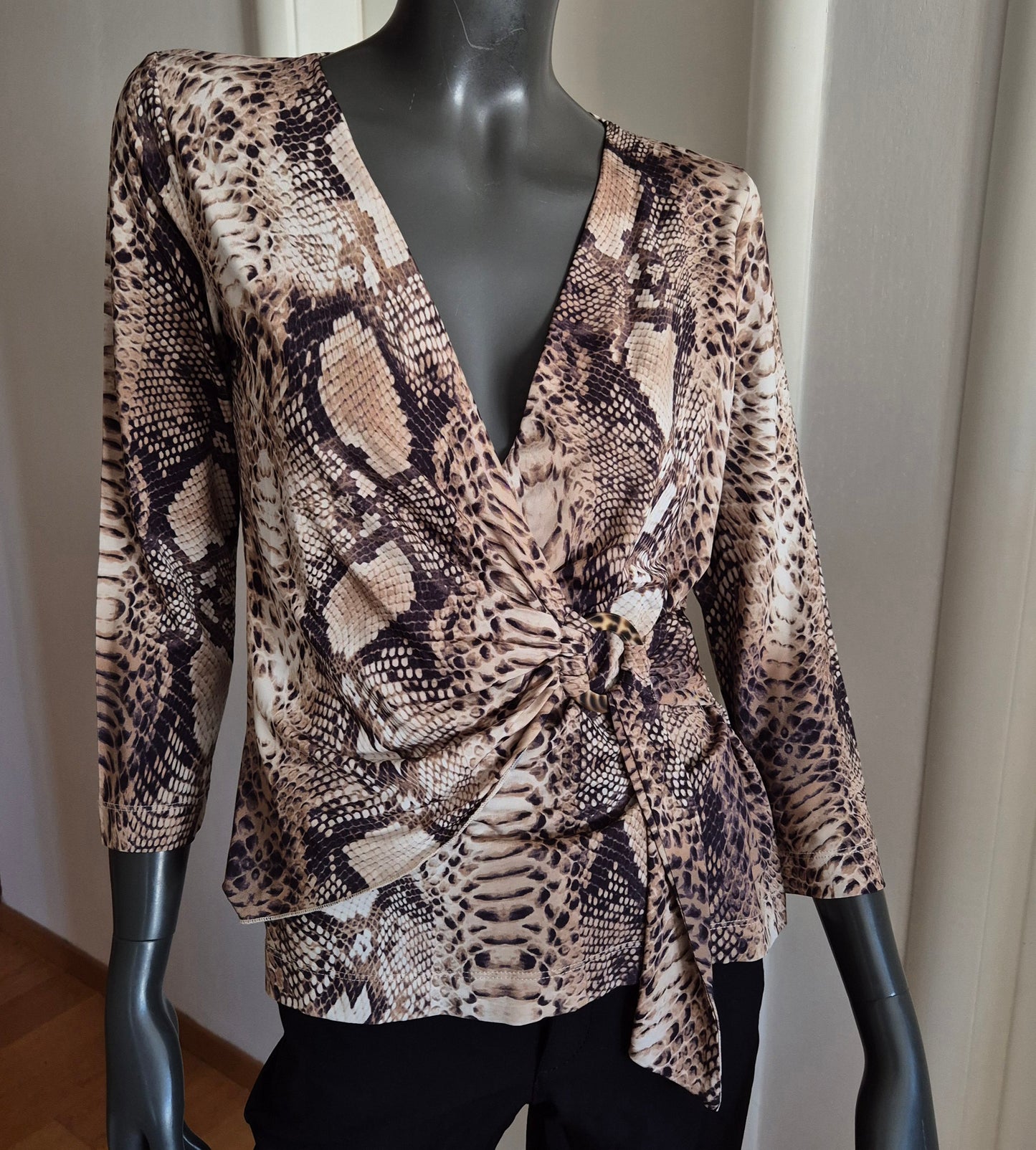 CLIPS snake print top