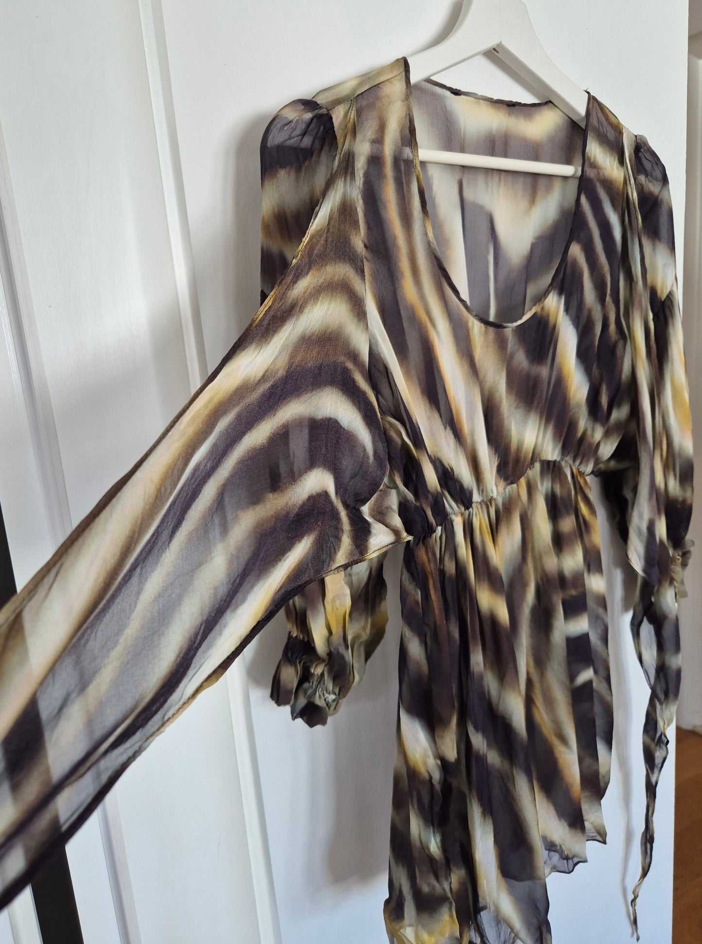 bluza odličnog kroja, 100% svila, nova