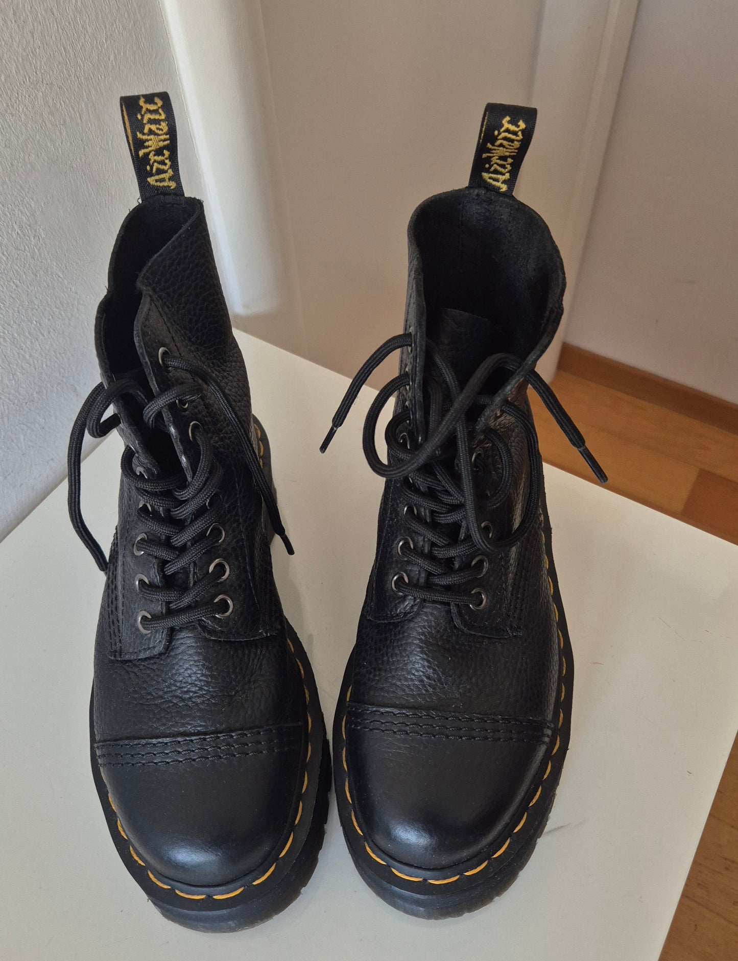 DR. MARTENS čizme, koža, broj 38, nove