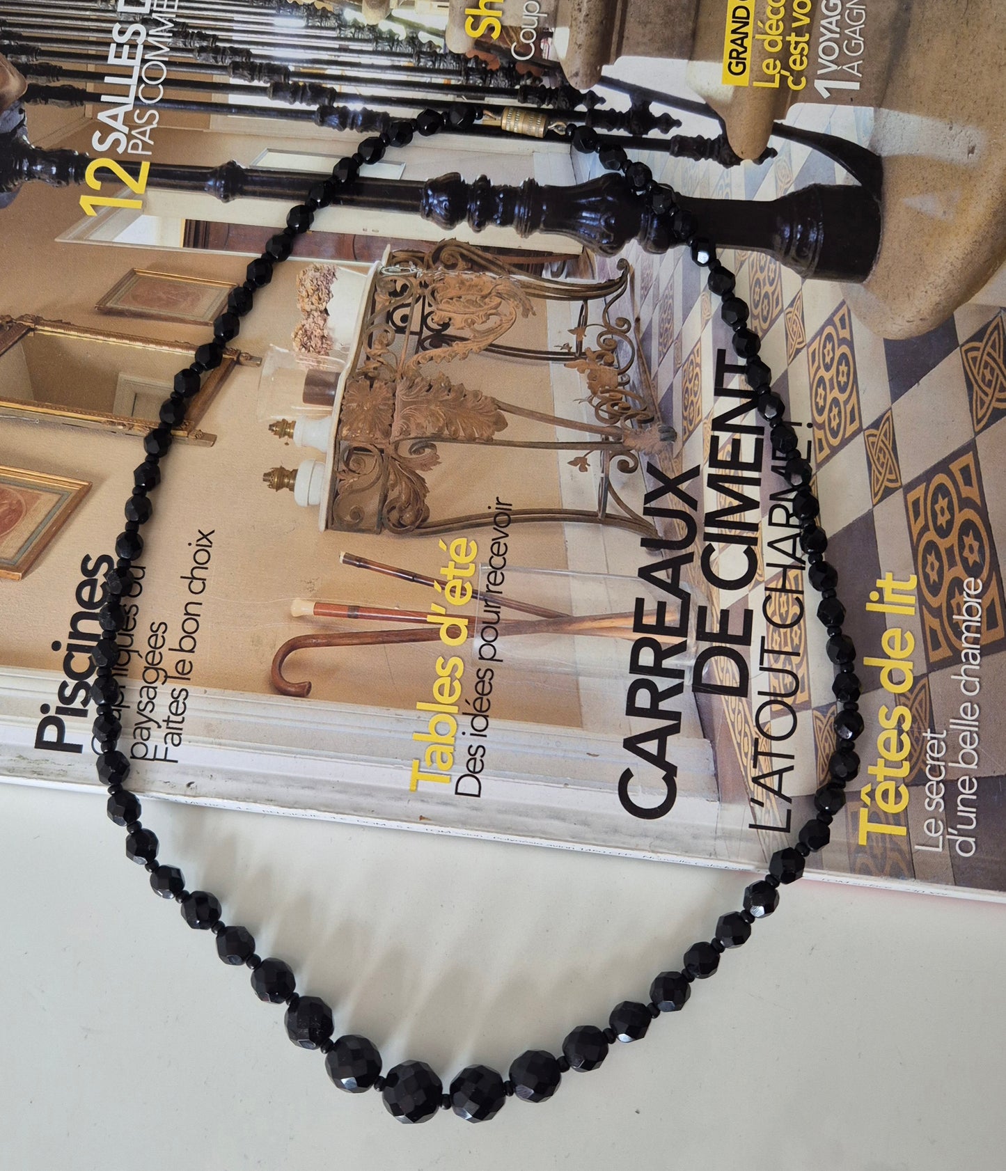 vintage ogrlica od presijavajućih crnih perli 🖤