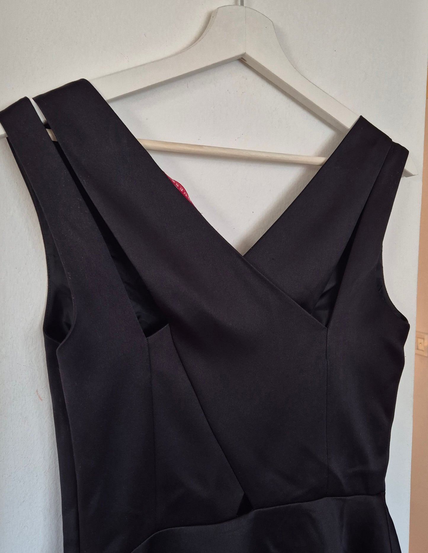 GUESS mala crna haljina