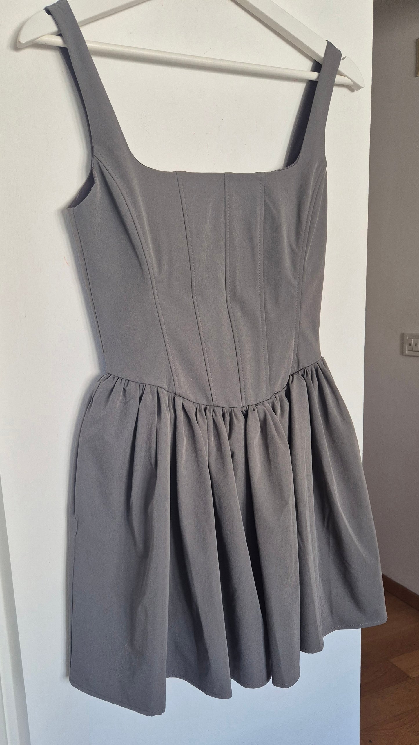 ZARA siva haljina, nova (s etiketom)