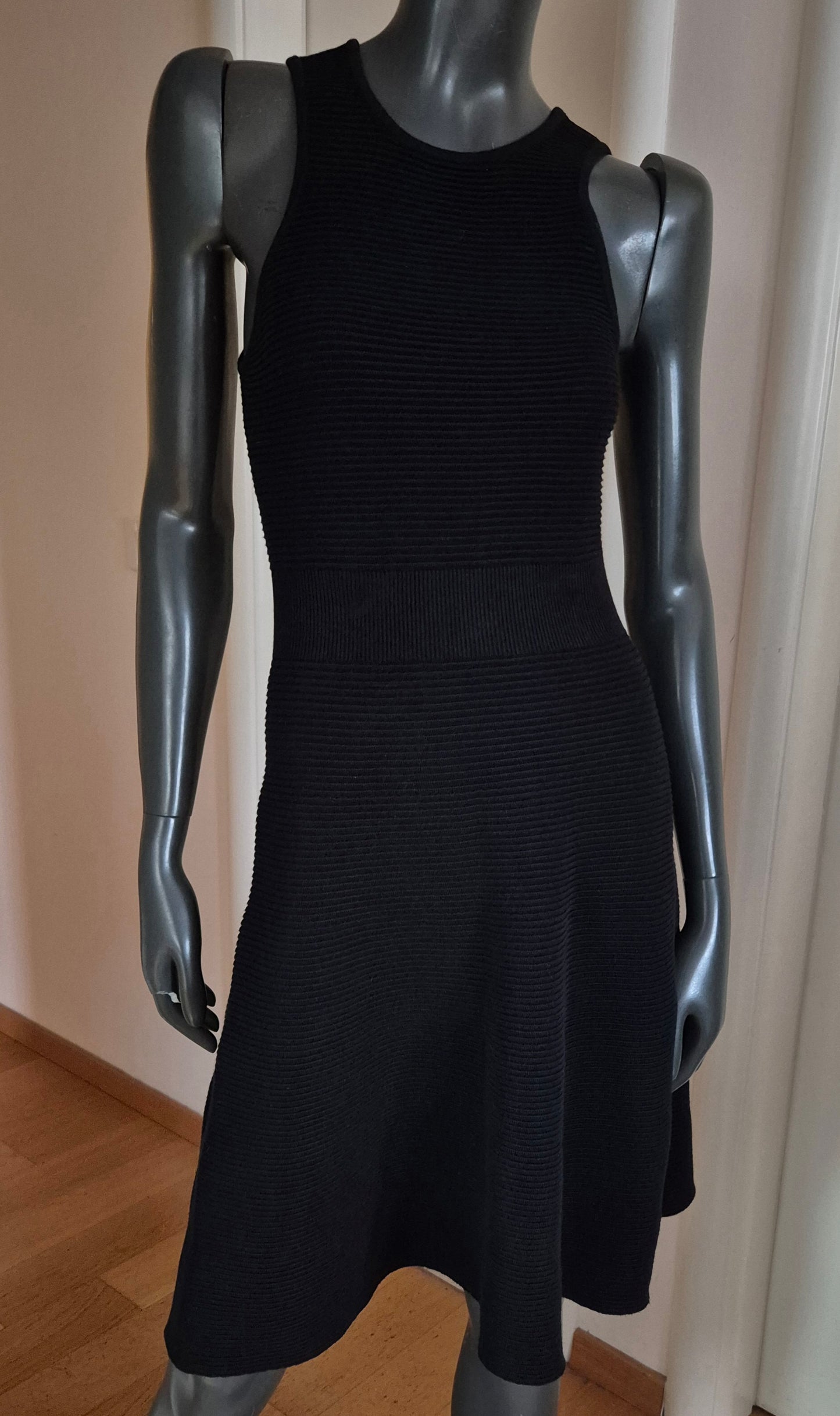 CLAUDIE PIERLOT rebrasta pletena haljina