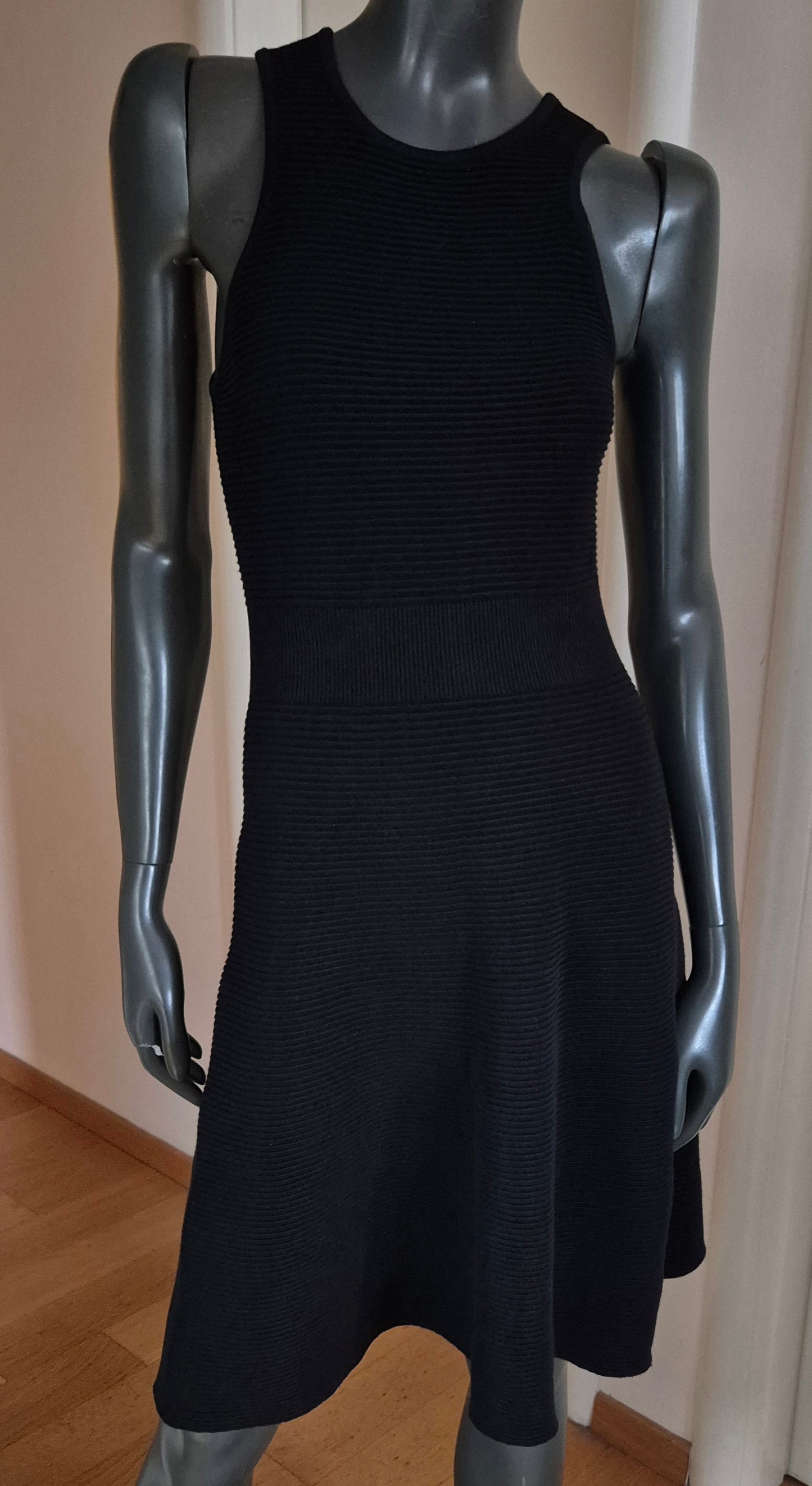 CLAUDIE PIERLOT rebrasta pletena haljina