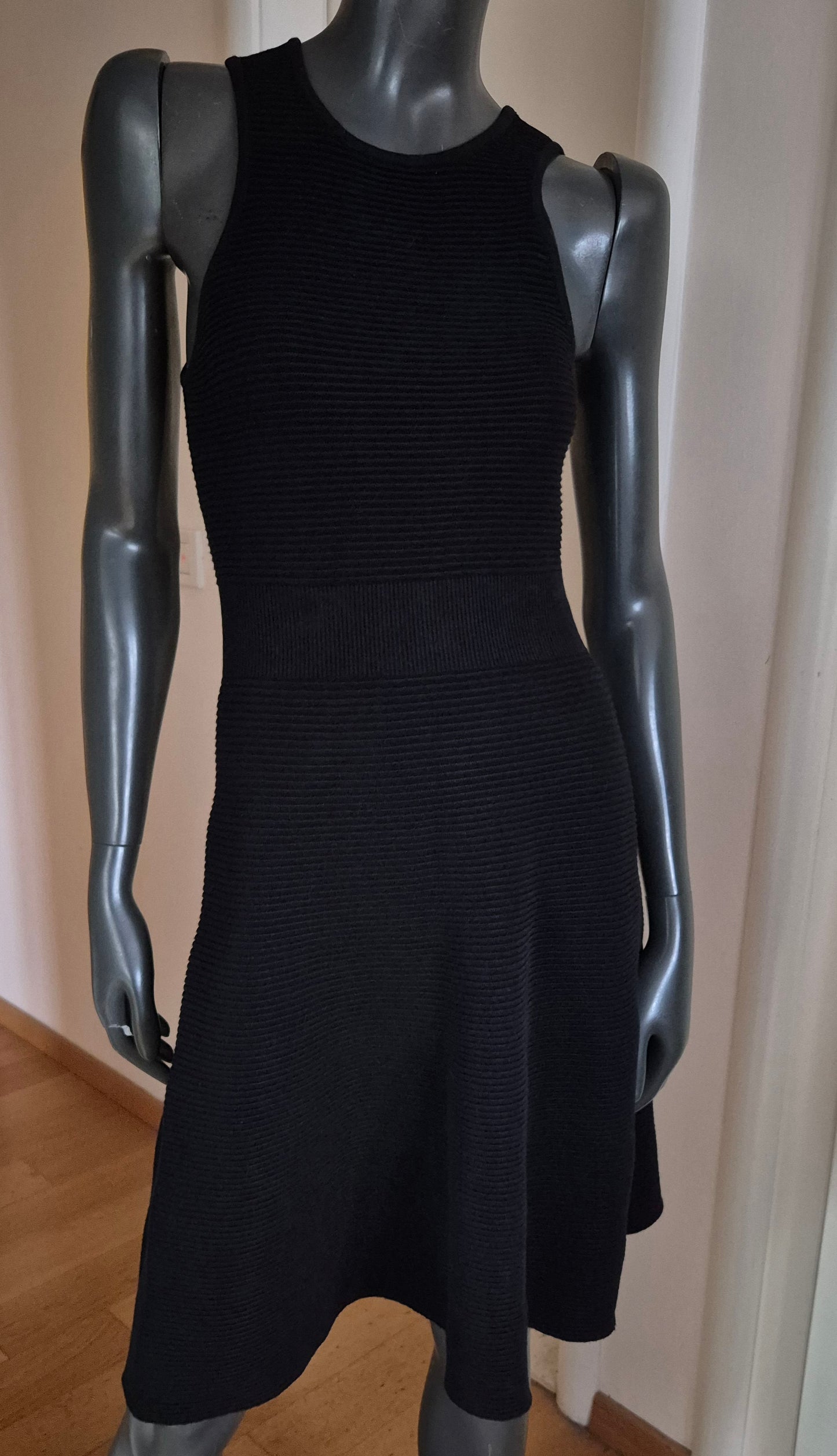 CLAUDIE PIERLOT rebrasta pletena haljina