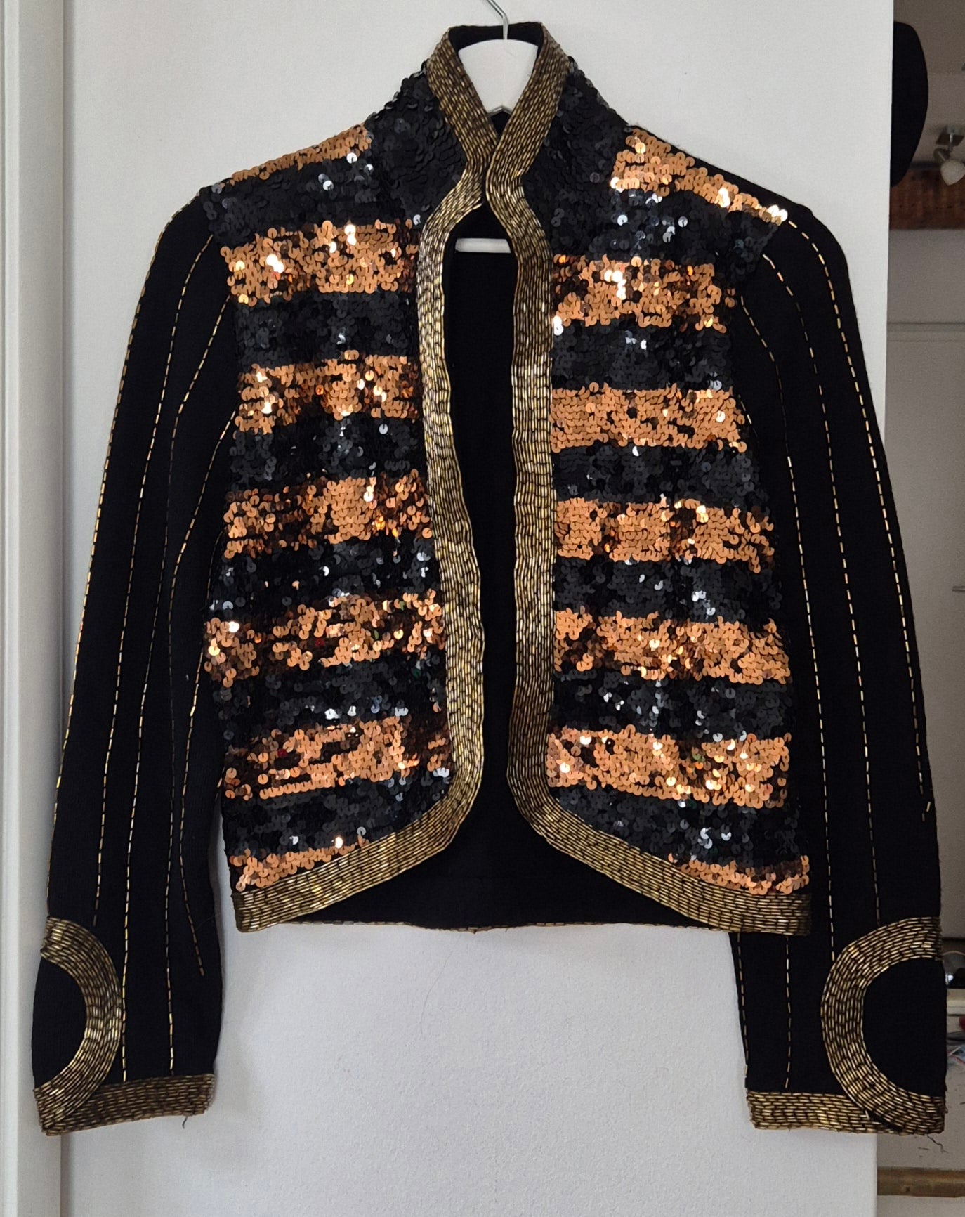 fantastična vintage jakna s perlicama, vuna