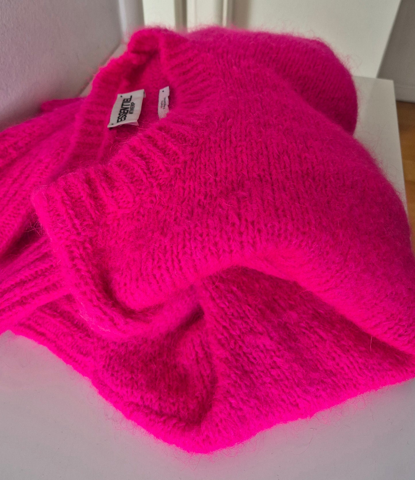 ESSENTIEL ANTWERP pink pulover, mješavina mohera