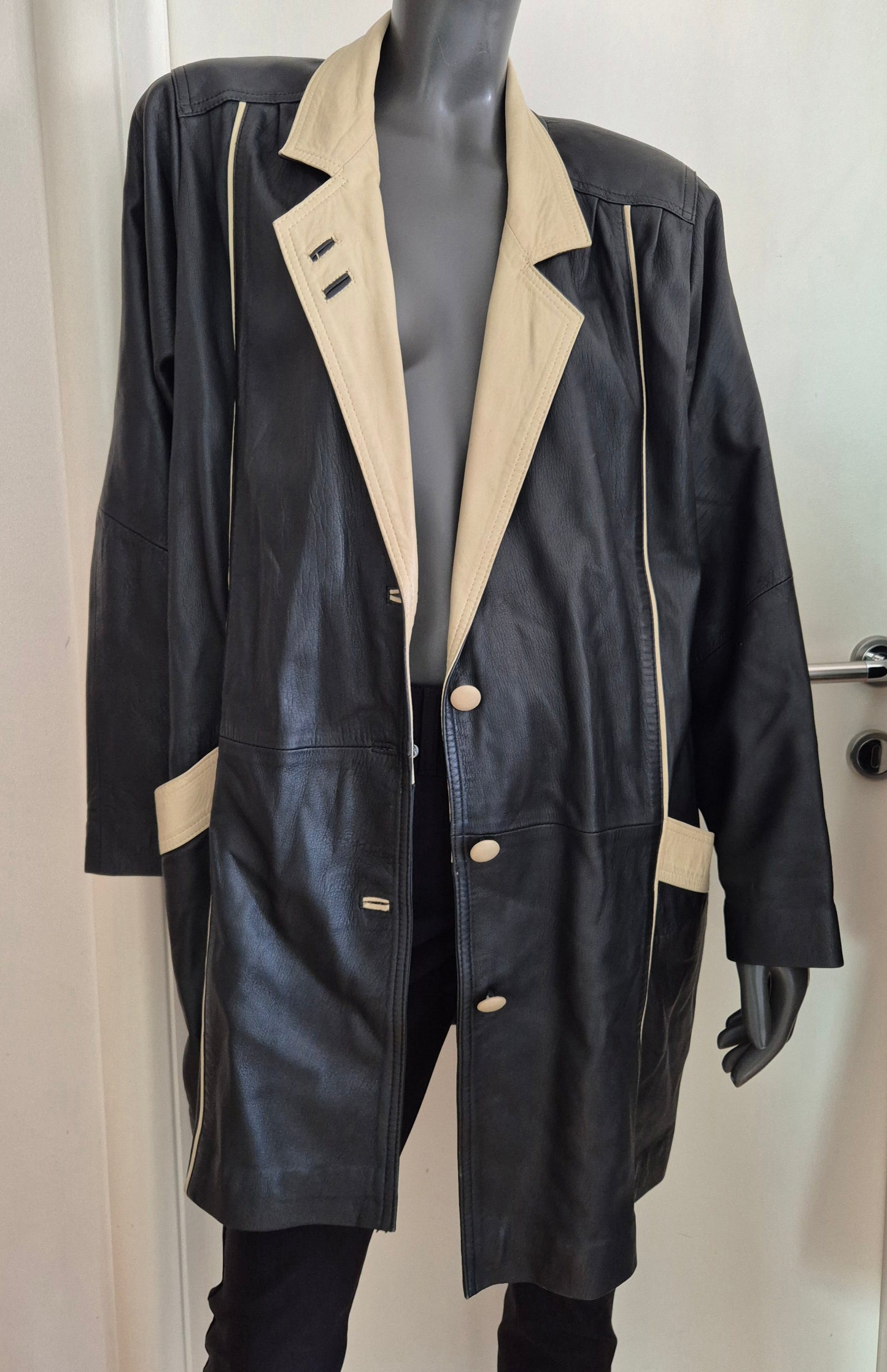 vintage kožna jakna, crna s beige detaljima