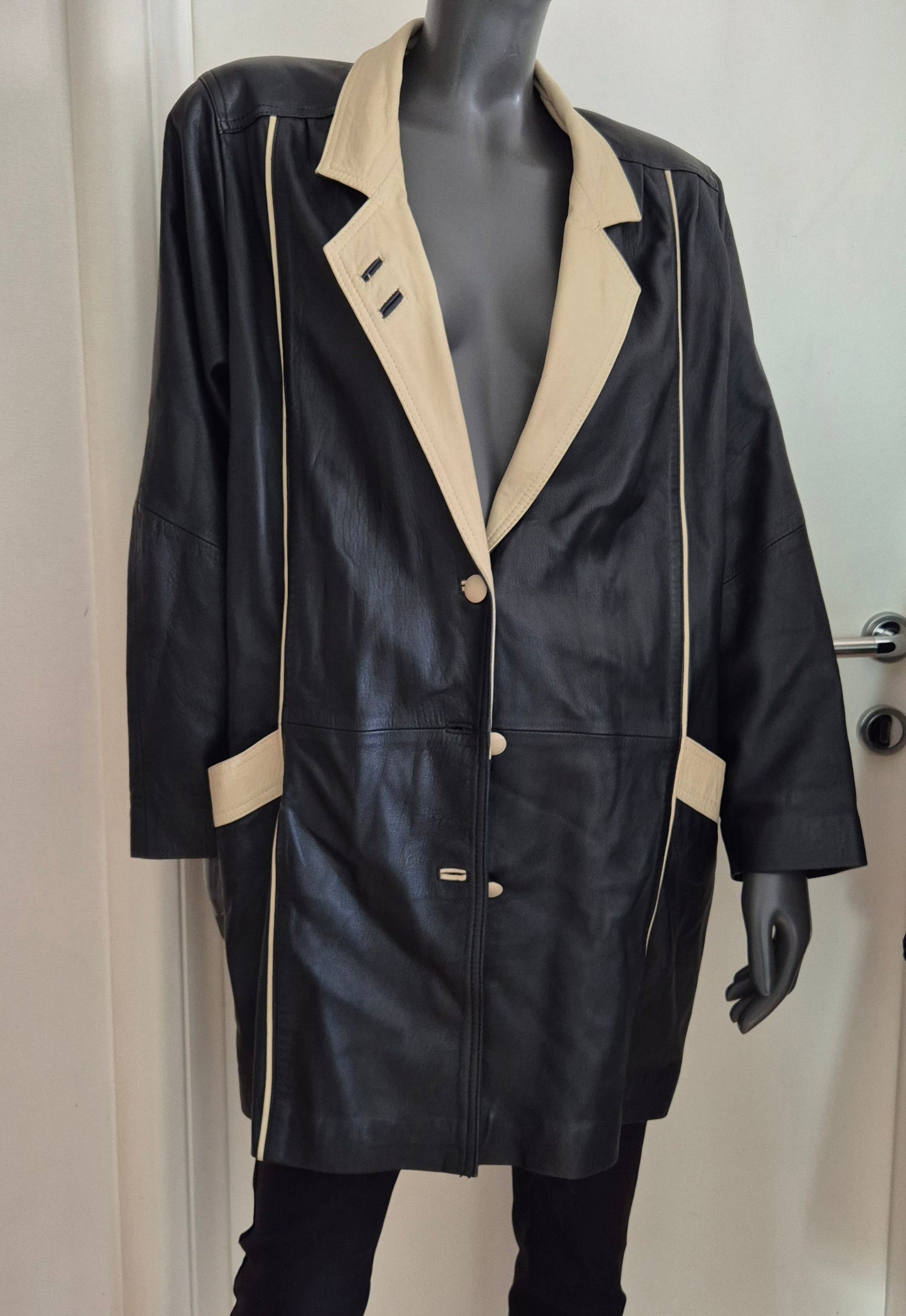 vintage kožna jakna, crna s beige detaljima