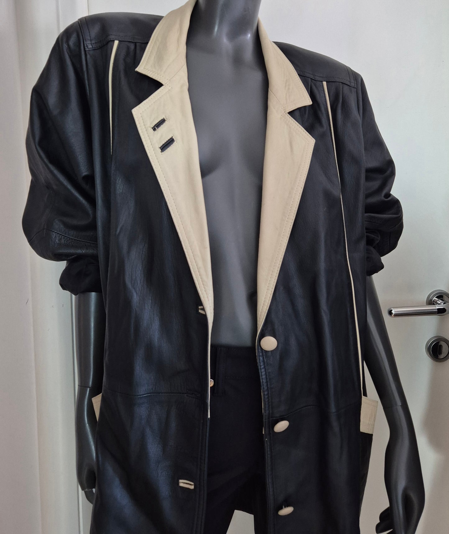 vintage kožna jakna, crna s beige detaljima