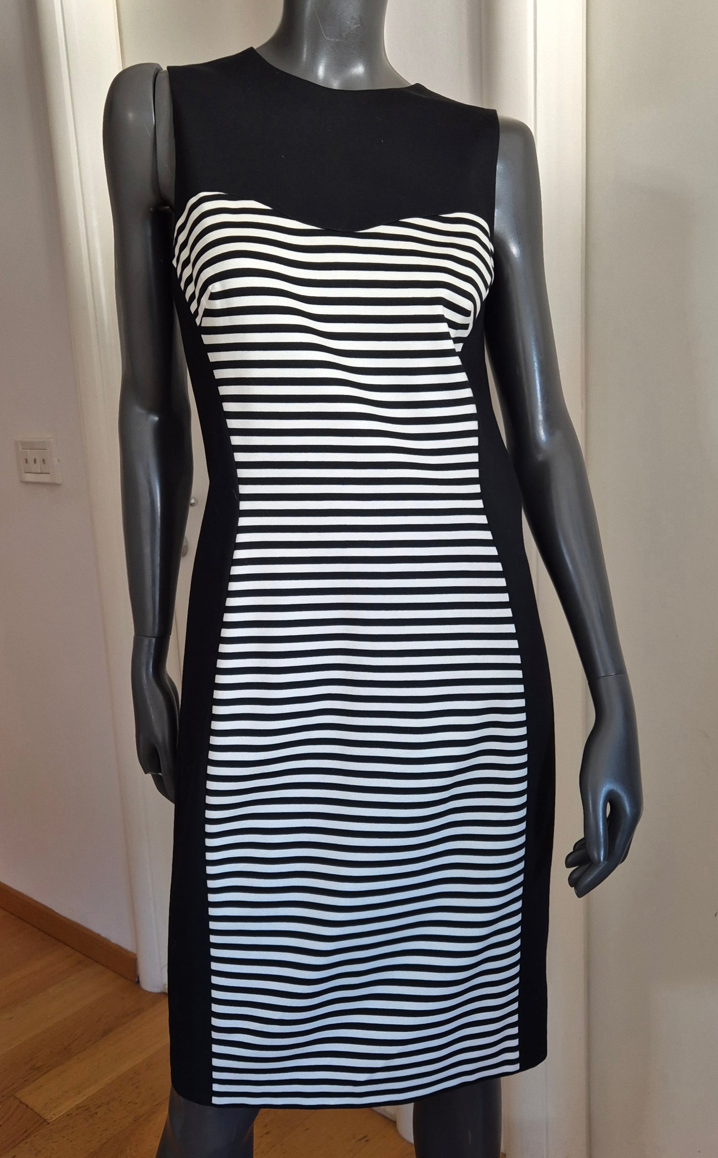 MICHAEL KORS crno-bijela haljina