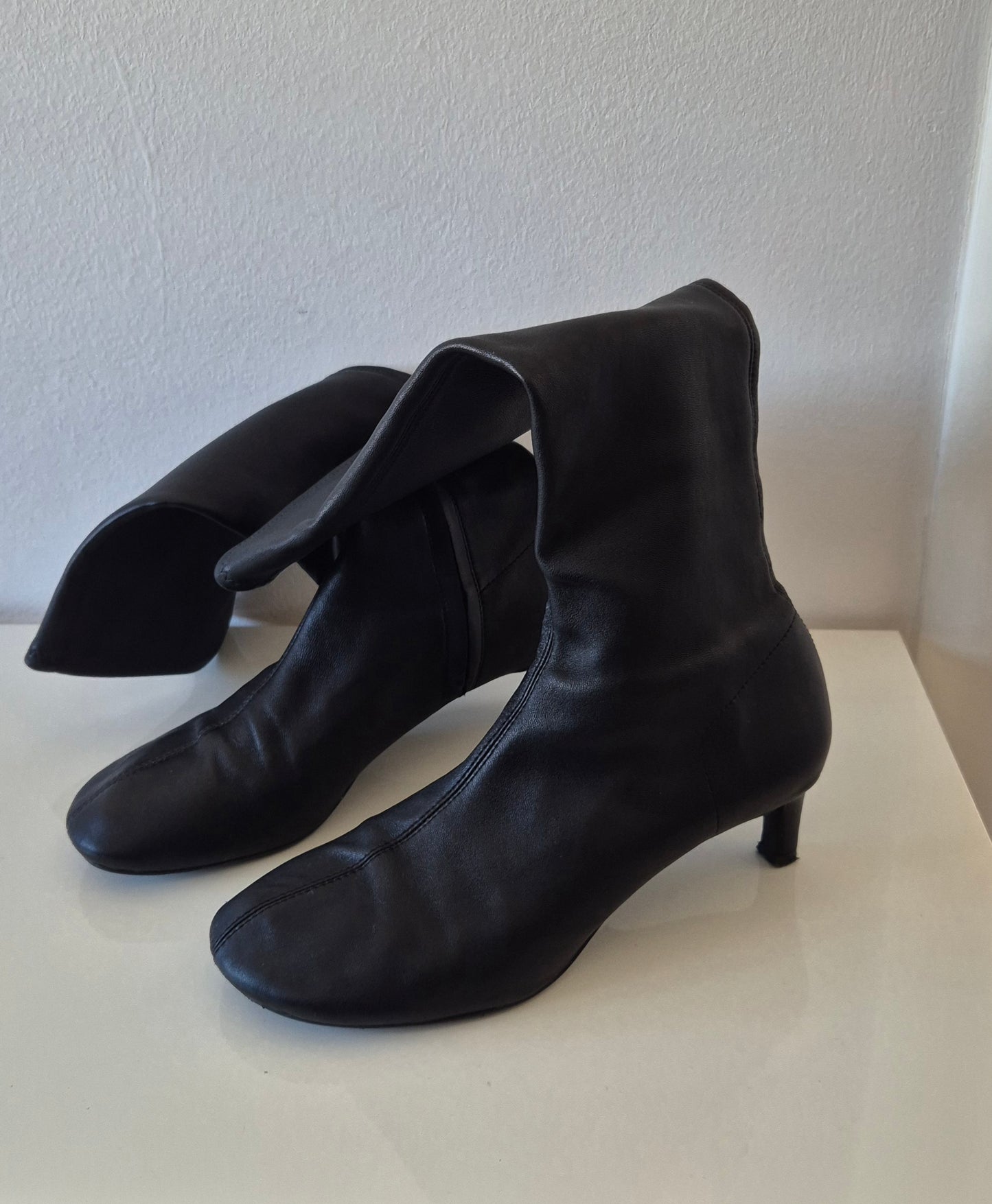 MASSIMO DUTTI čizme, koža, 39
