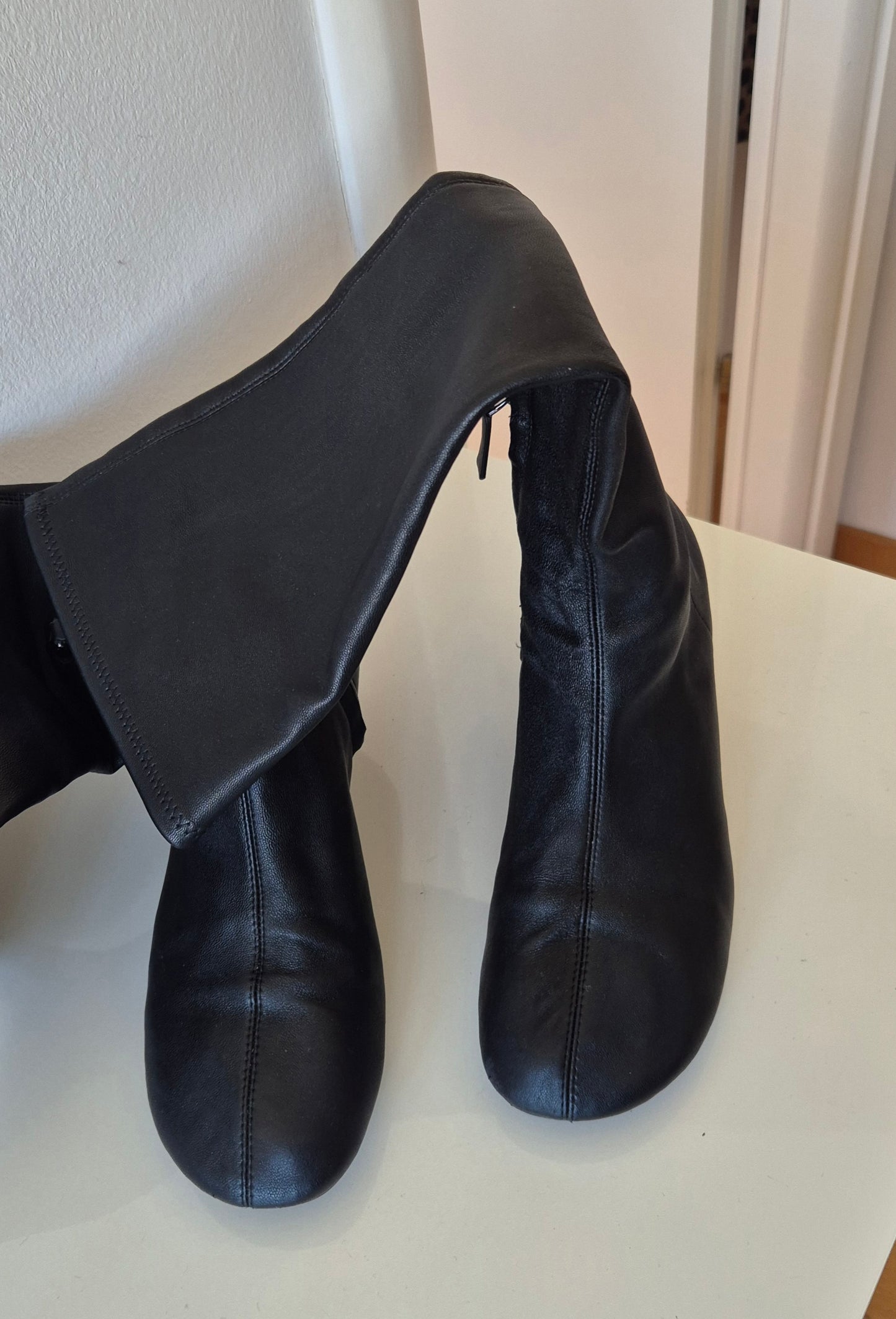 MASSIMO DUTTI čizme, koža, 39
