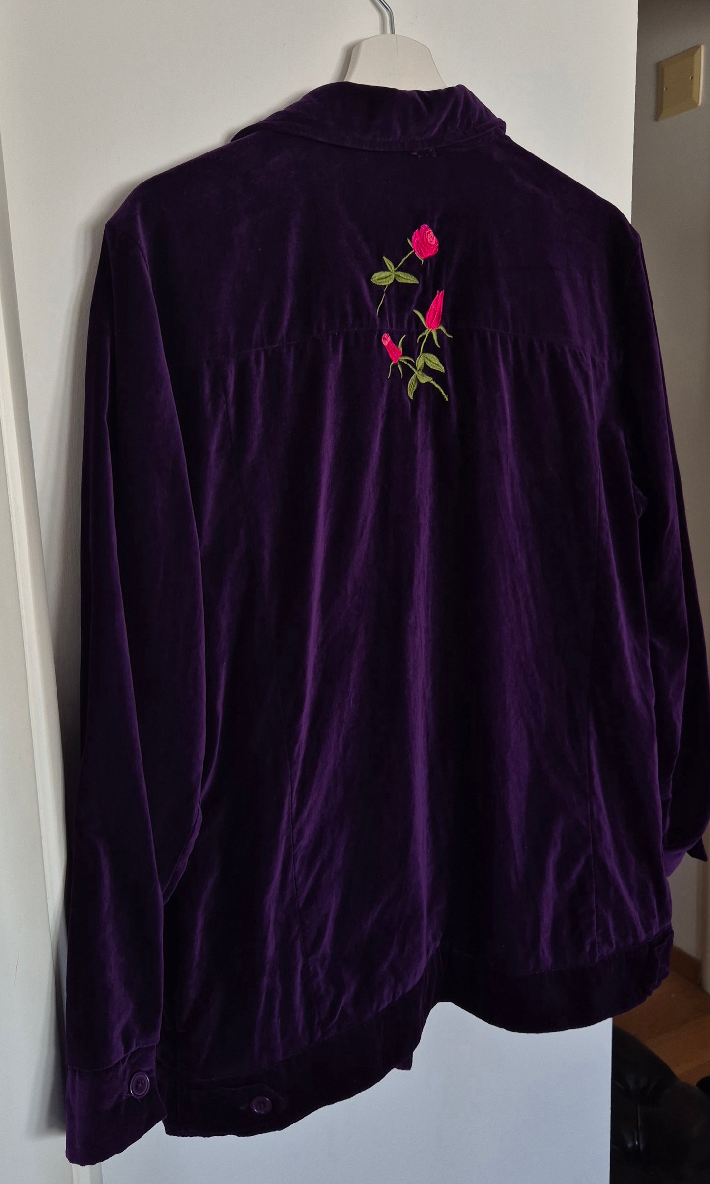 ljubičasta plišana (pamuk) jakna s vezom i štrasom 💜