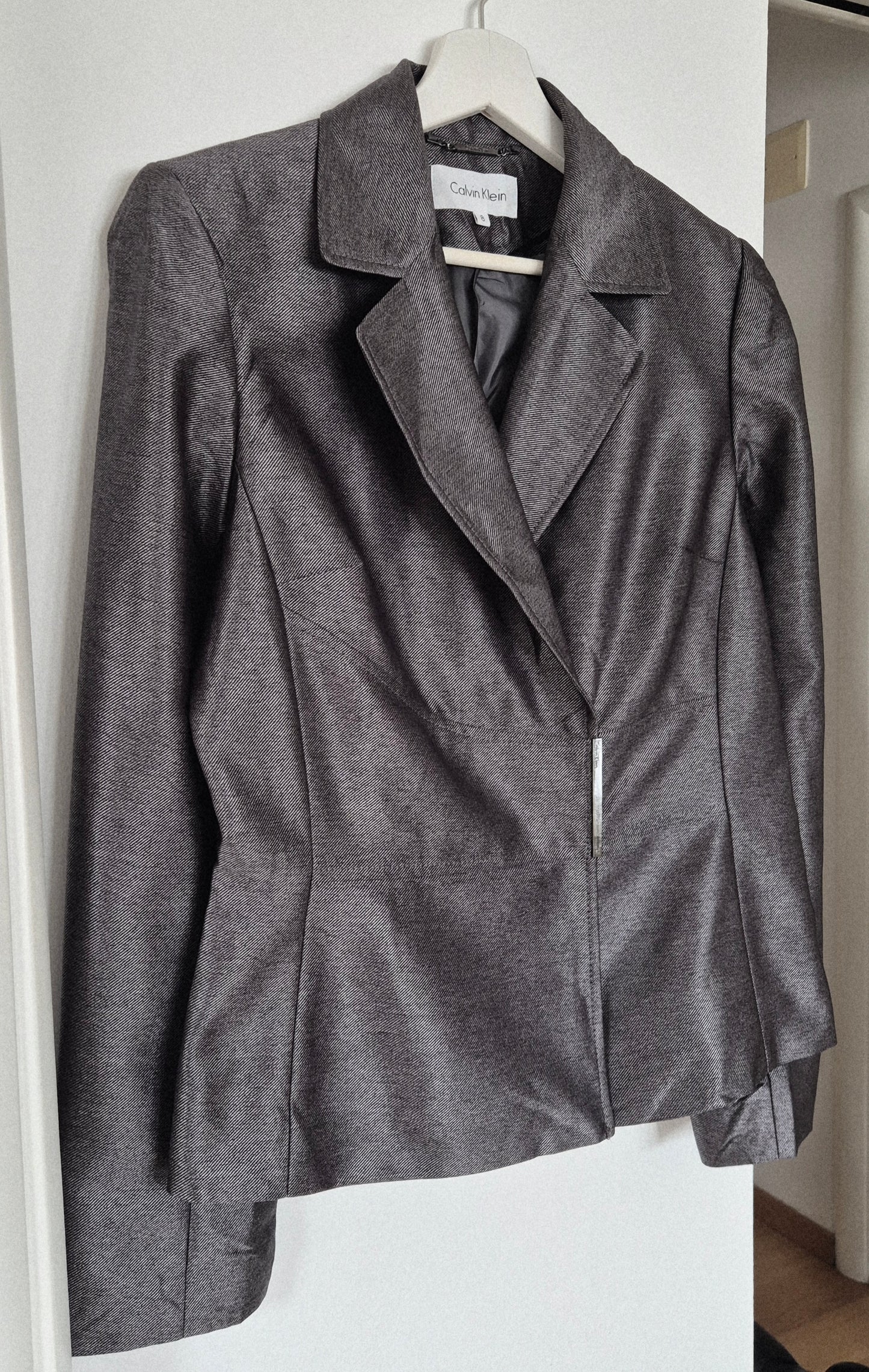 CALVIN KLEIN srebrno-sivi sako/jakna