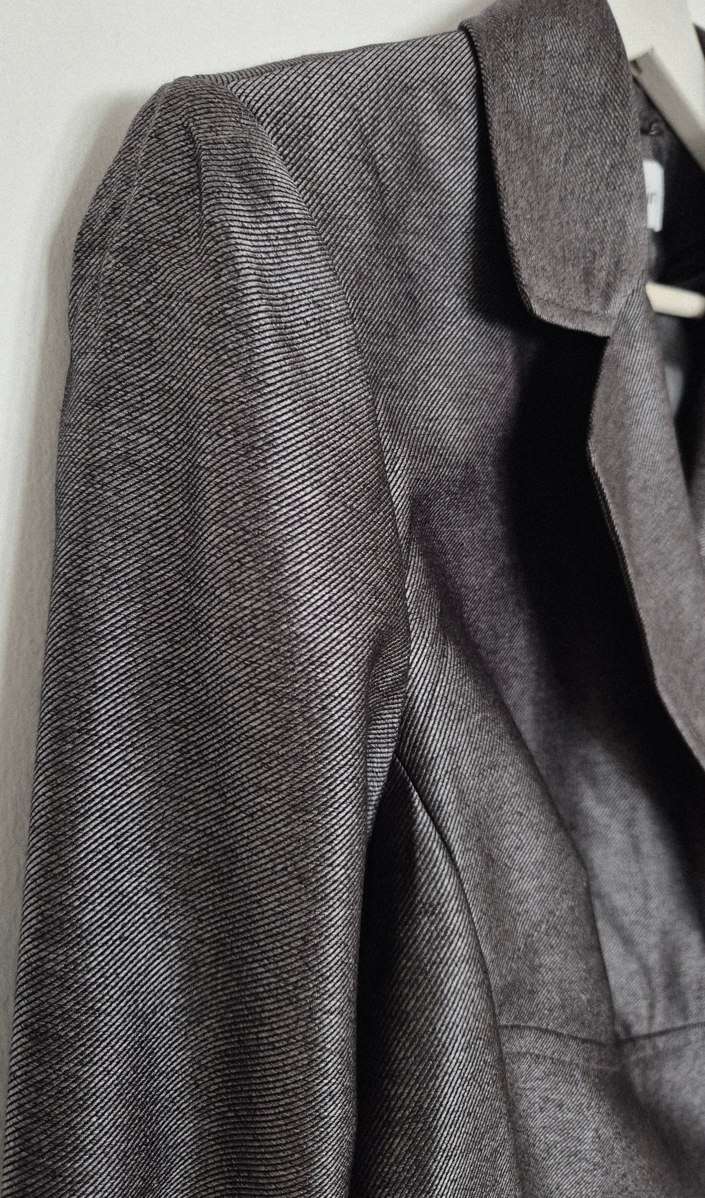 CALVIN KLEIN srebrno-sivi sako/jakna